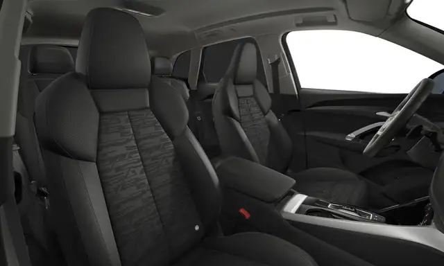 Audi Q5 view 4