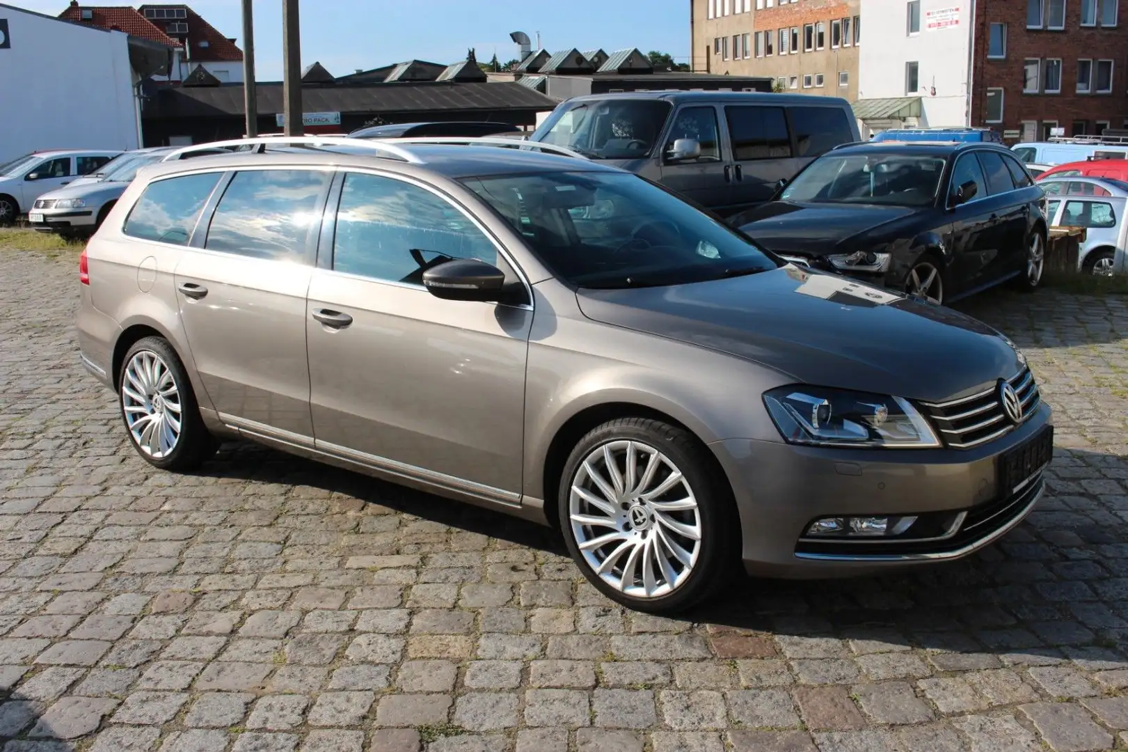 Volkswagen Passat Variant Highline BlueMotion Automatik Brun - 1