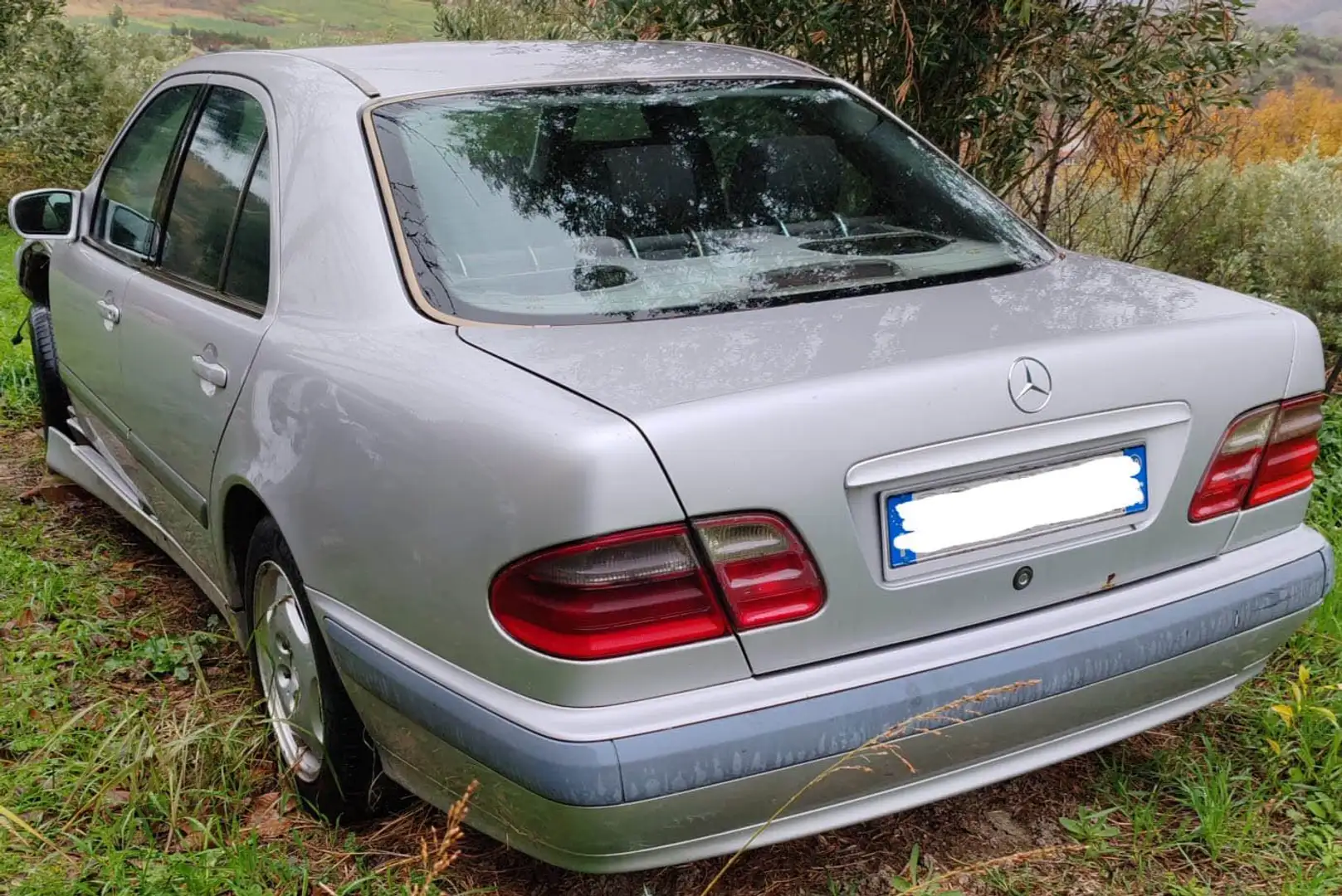 Mercedes-Benz E 200 E 200 td cdi Elegance Ezüst - 1