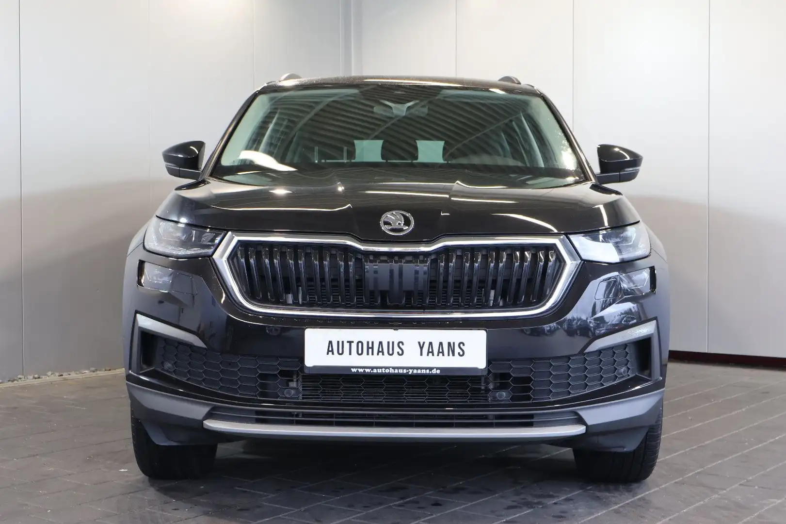 Skoda Kodiaq Tour 2.0 TDI 4x4 AID+ACC+KEY+KAM+LED+AHK Noir - 2