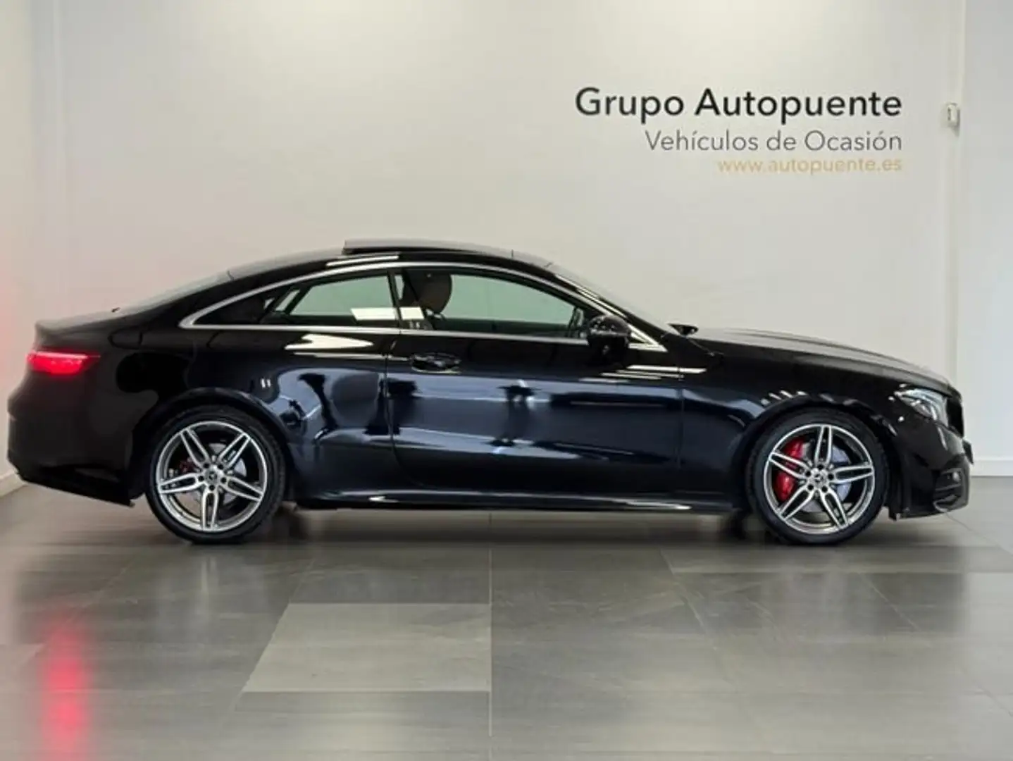 Mercedes-Benz E 50 AMG 220D Schwarz - 2