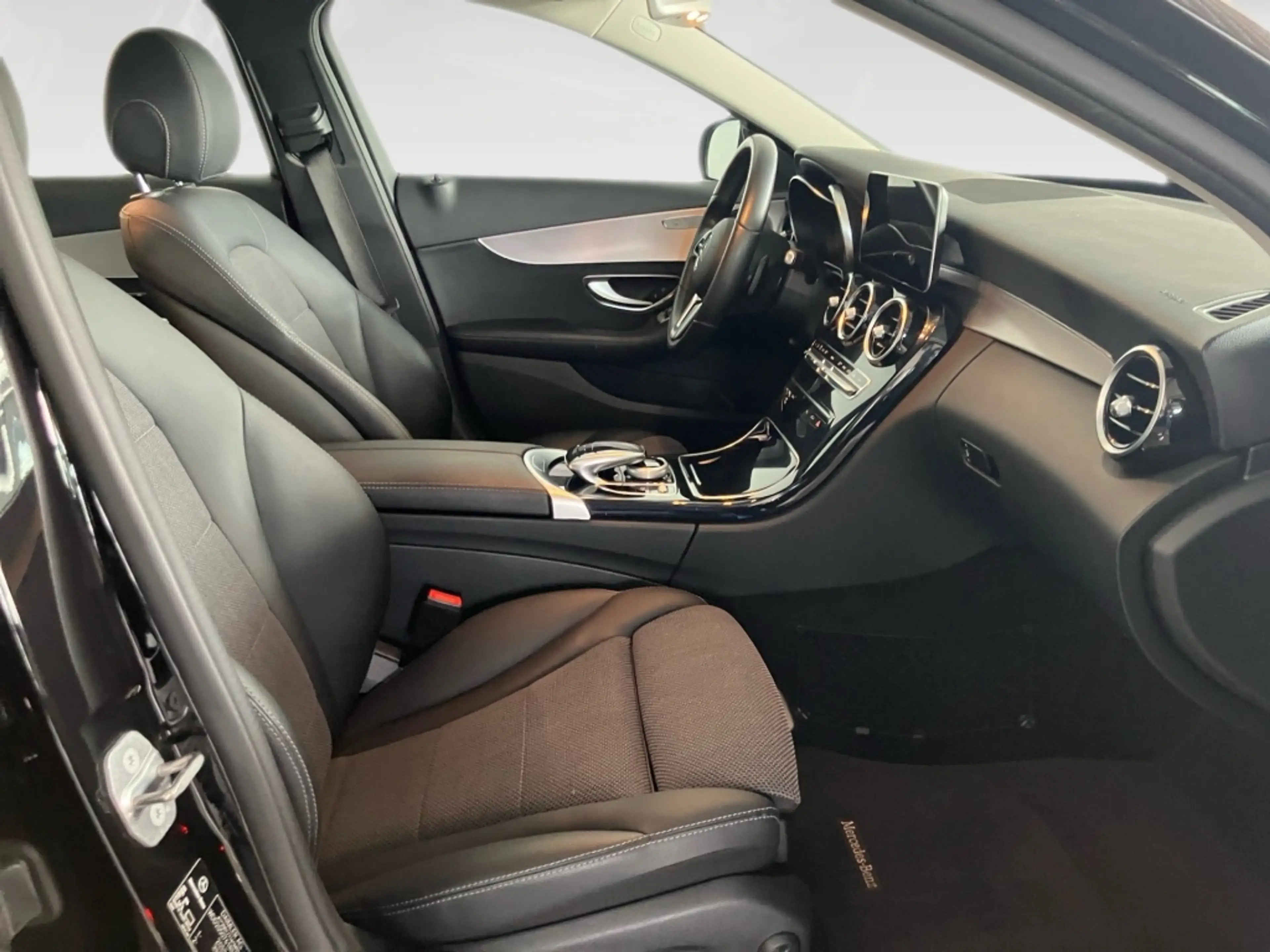 Mercedes-Benz C 180 AVANTGARDE+AHK+Navi+LED+Kam+PDC+Spiegel-P. — photo 10