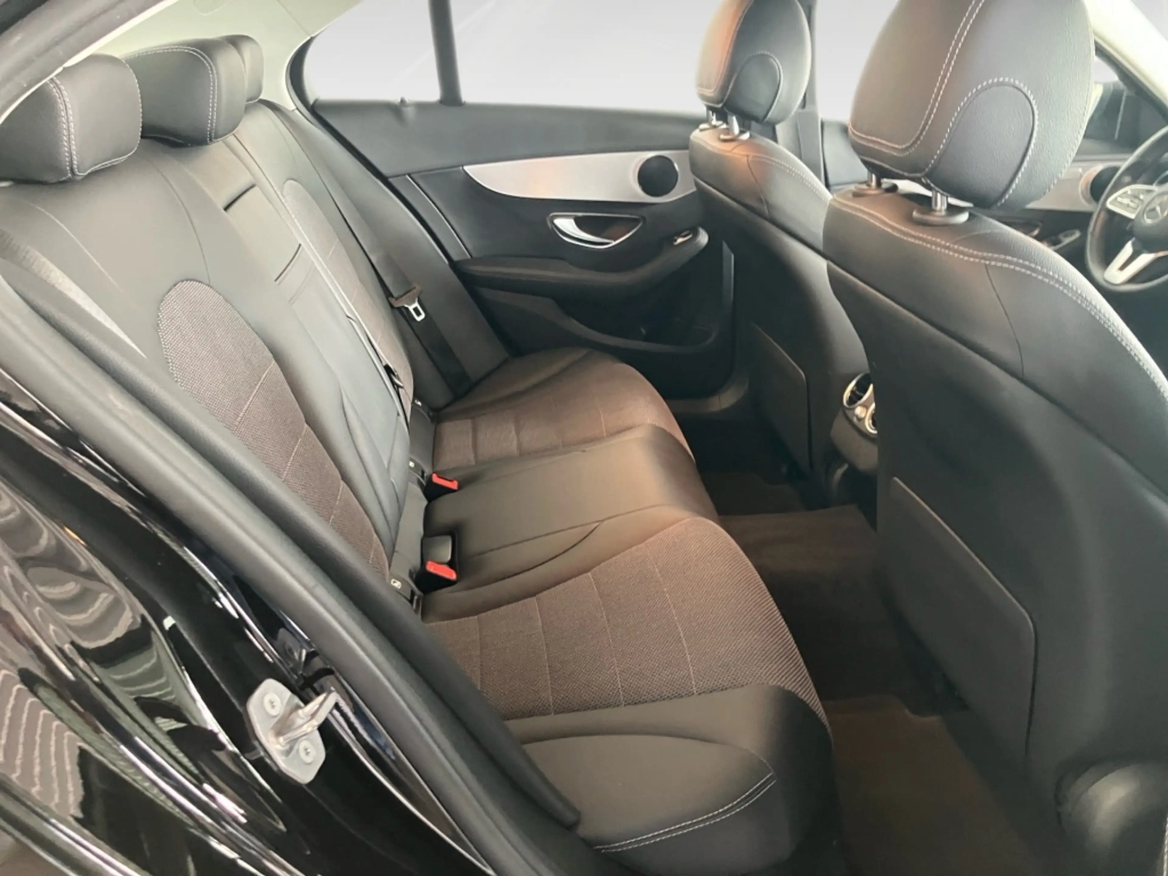 Mercedes-Benz C 180 AVANTGARDE+AHK+Navi+LED+Kam+PDC+Spiegel-P. — photo 9