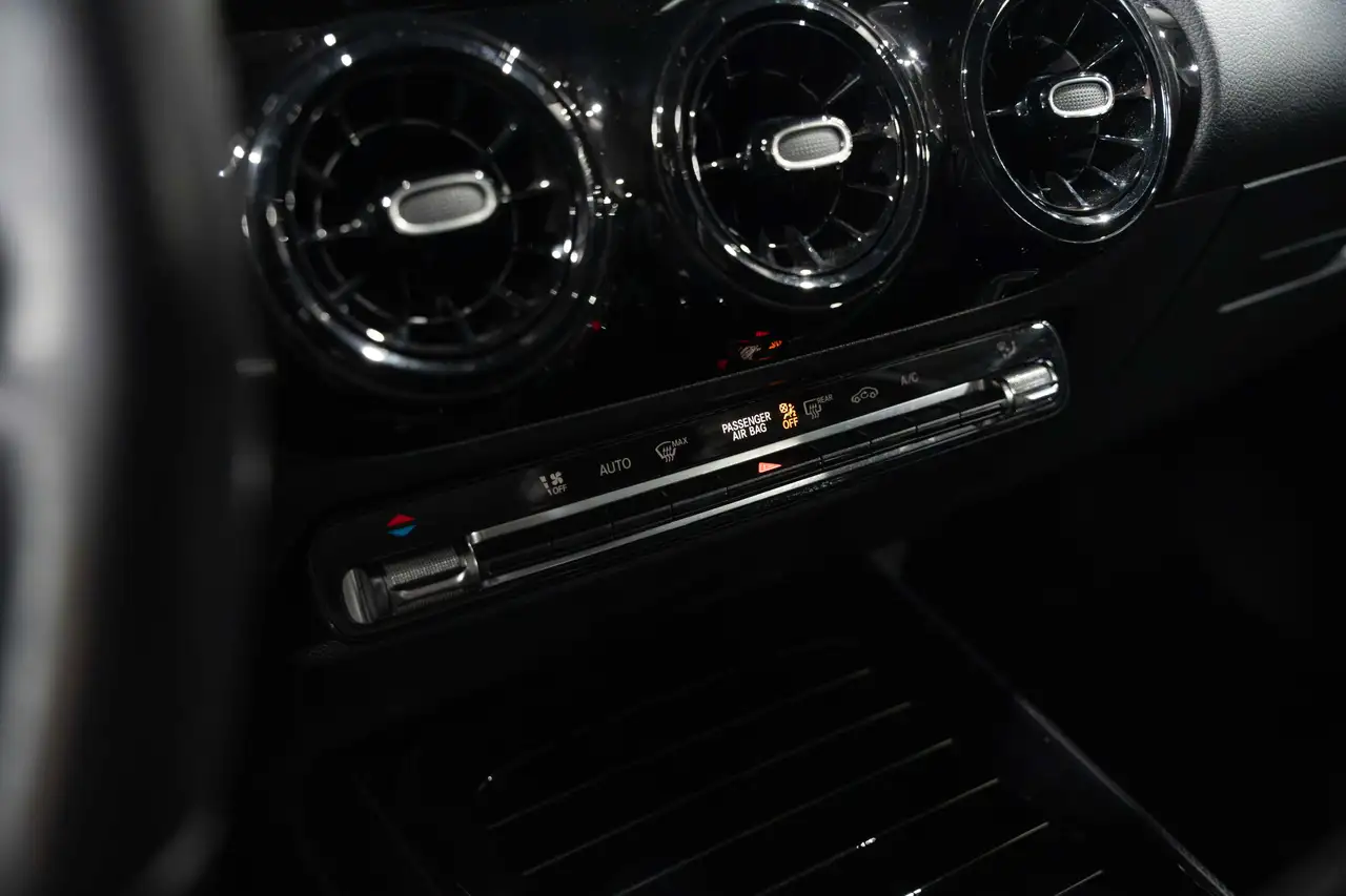 Mercedes-Benz GLA 180 d Business Solution Essential, миниатюра 24