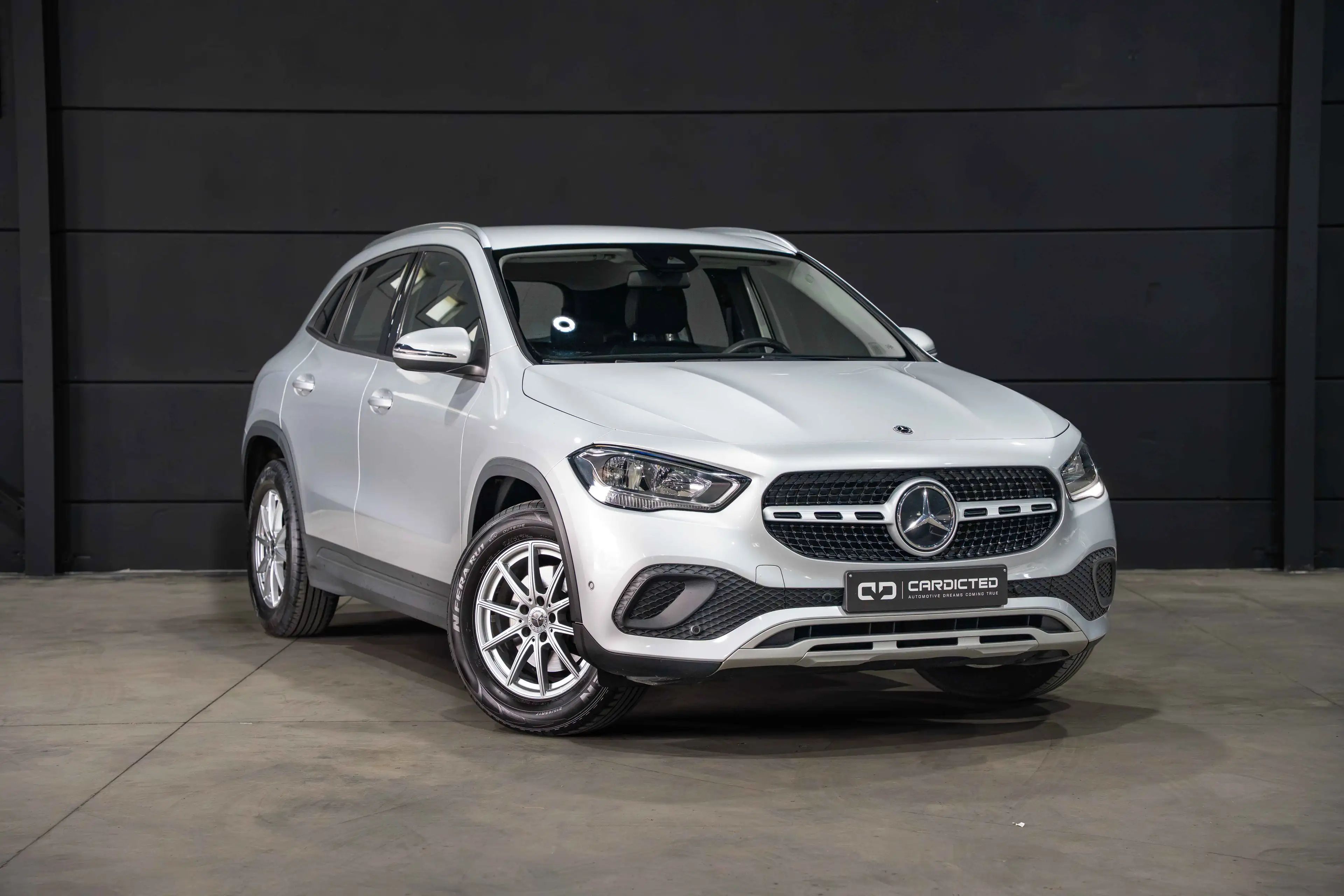 Mercedes-Benz GLA 180 GLA 180 d Business Solution Essential