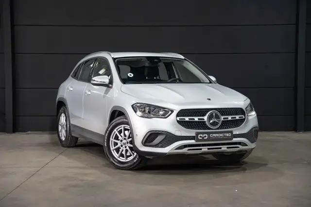 Mercedes-Benz GLA 180 GLA 180 d Business Solution Essential
