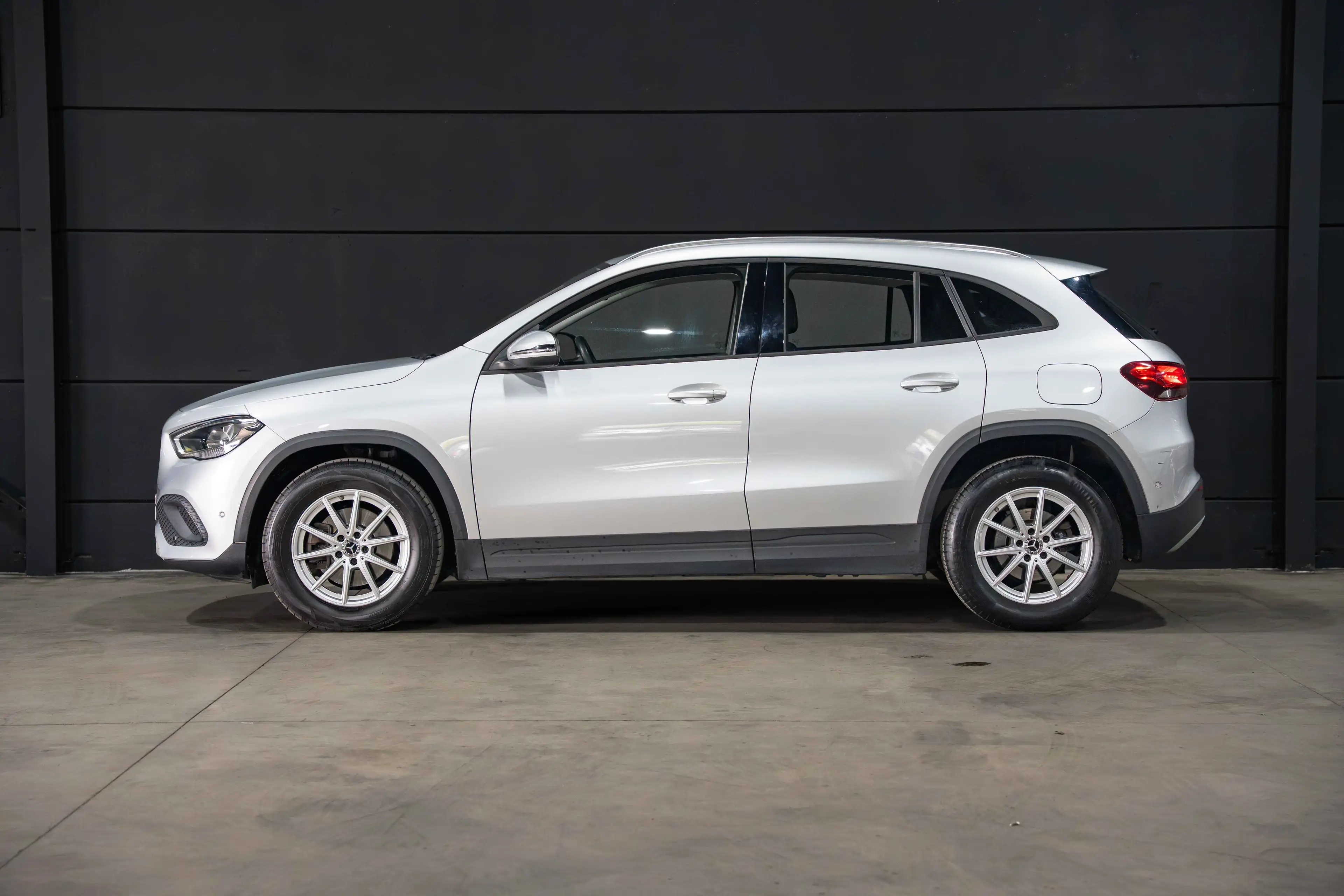Mercedes-Benz GLA 180 GLA 180 d Business Solution Essential — photo 3
