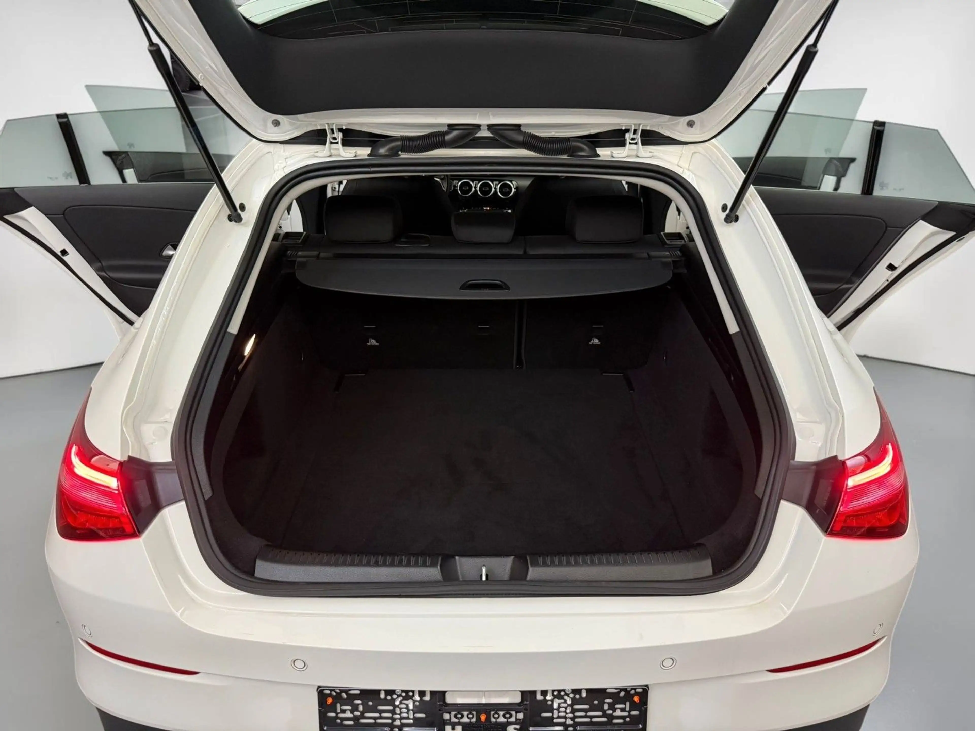 Mercedes-Benz CLA 180 AHK*ACC*WIDE*CARPLAY — photo 15