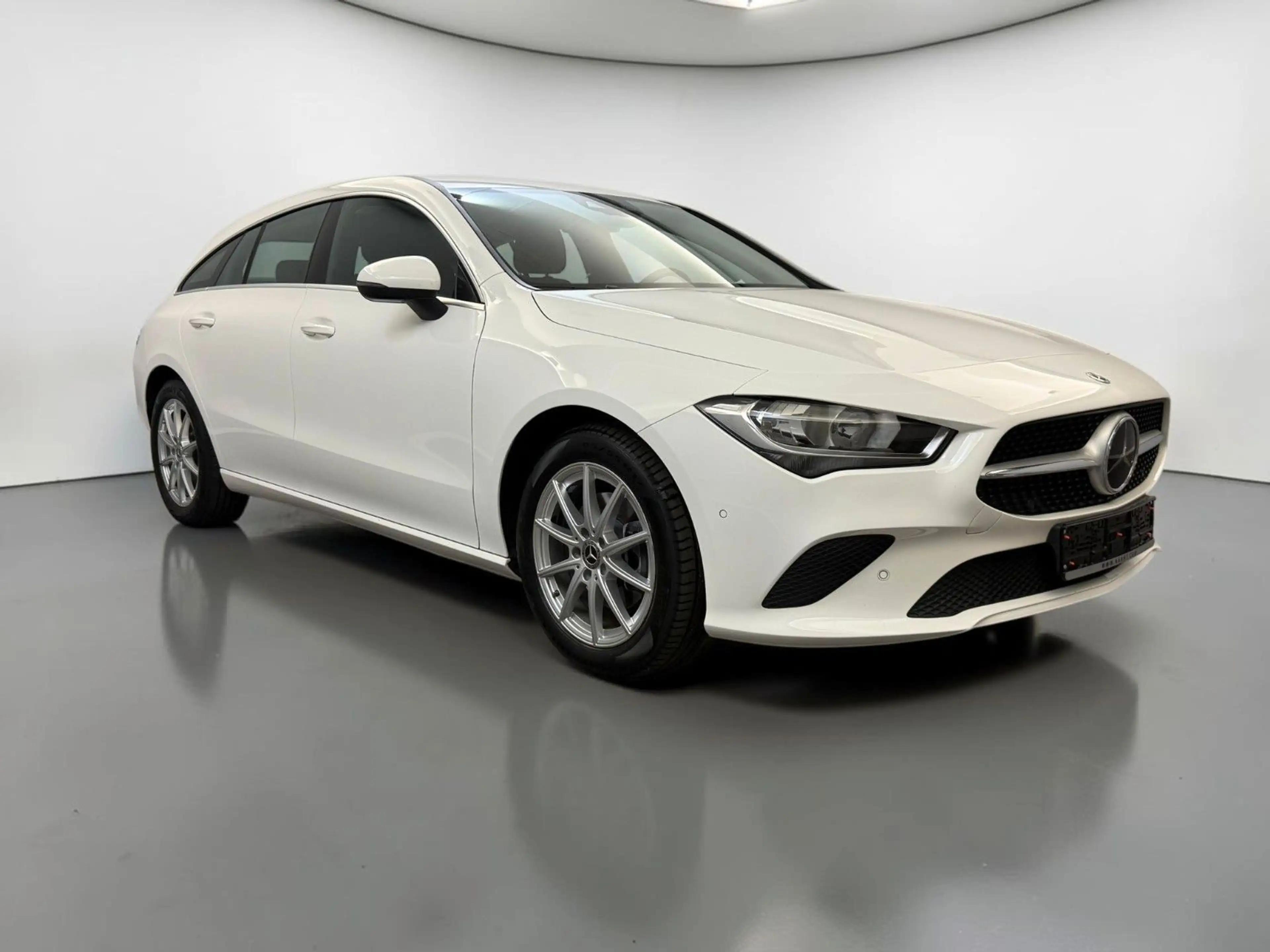 Mercedes-Benz CLA 180 AHK*ACC*WIDE*CARPLAY — photo 3