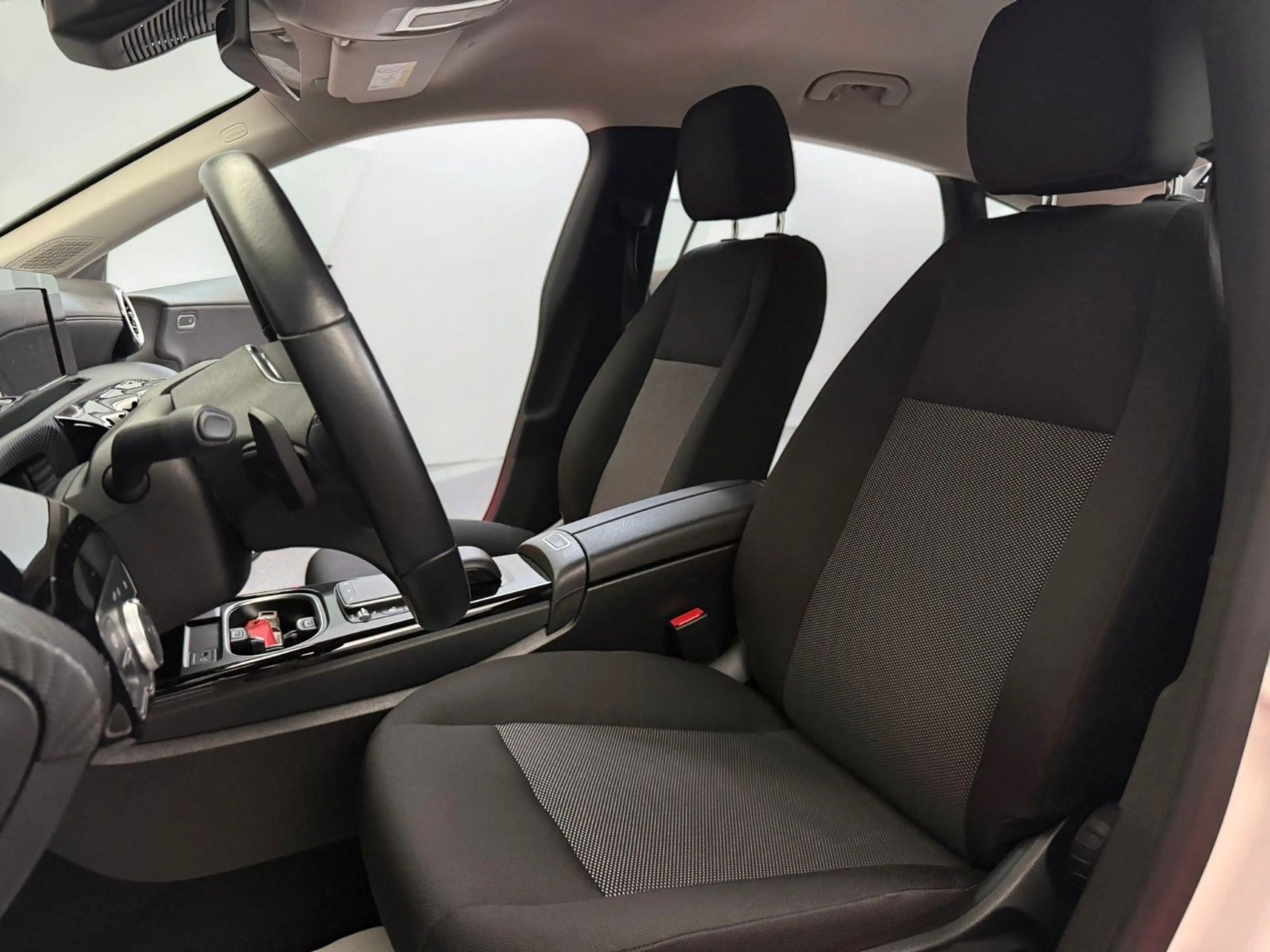 Mercedes-Benz CLA 180 AHK*ACC*WIDE*CARPLAY — photo 10