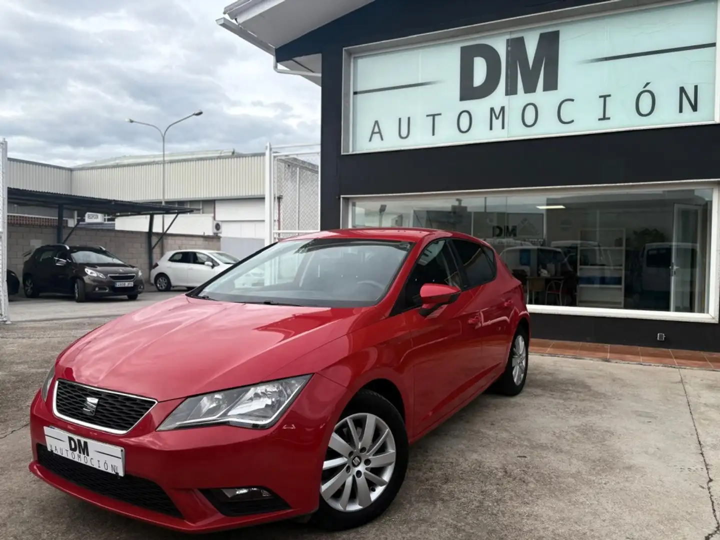 SEAT Leon 1.6TDI CR S&S Reference 105 Rojo - 1