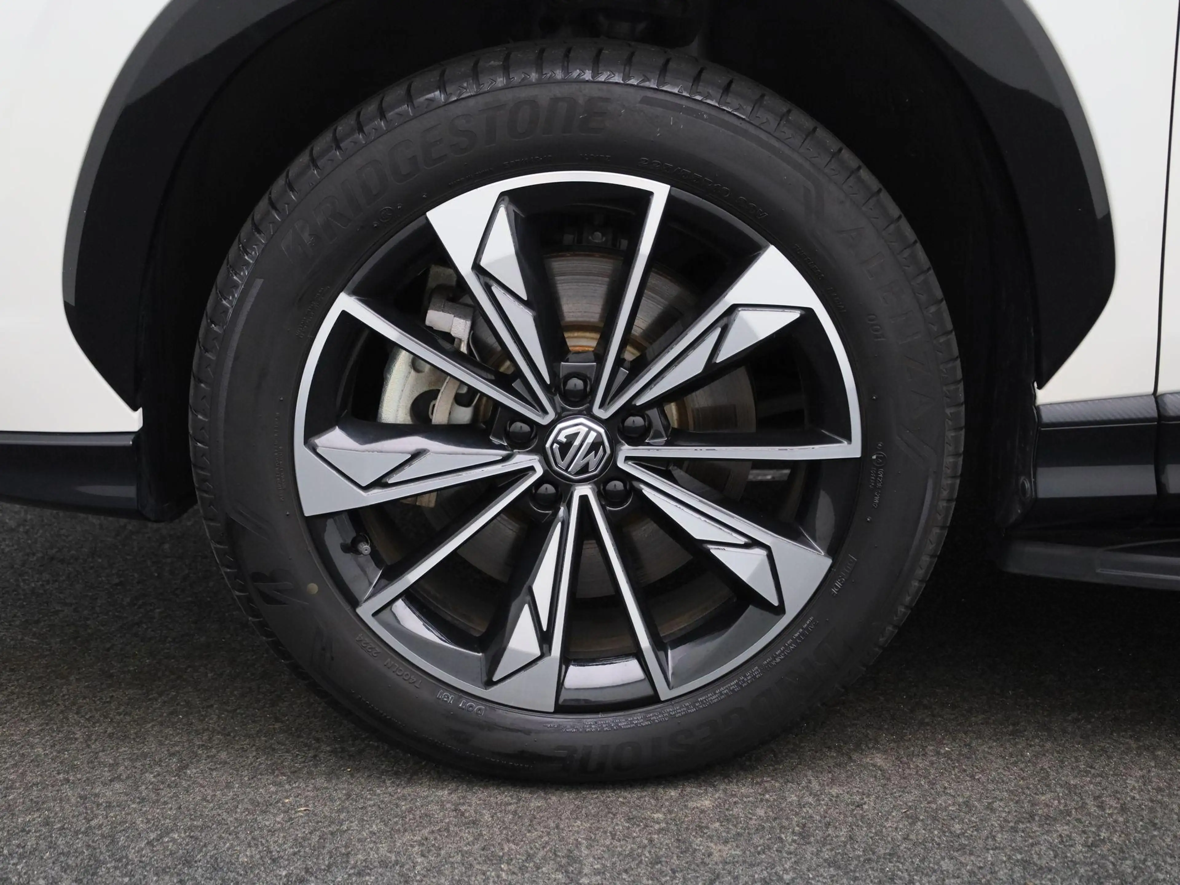 MG HS MG PHEV 1.5 Luxury — photo 15