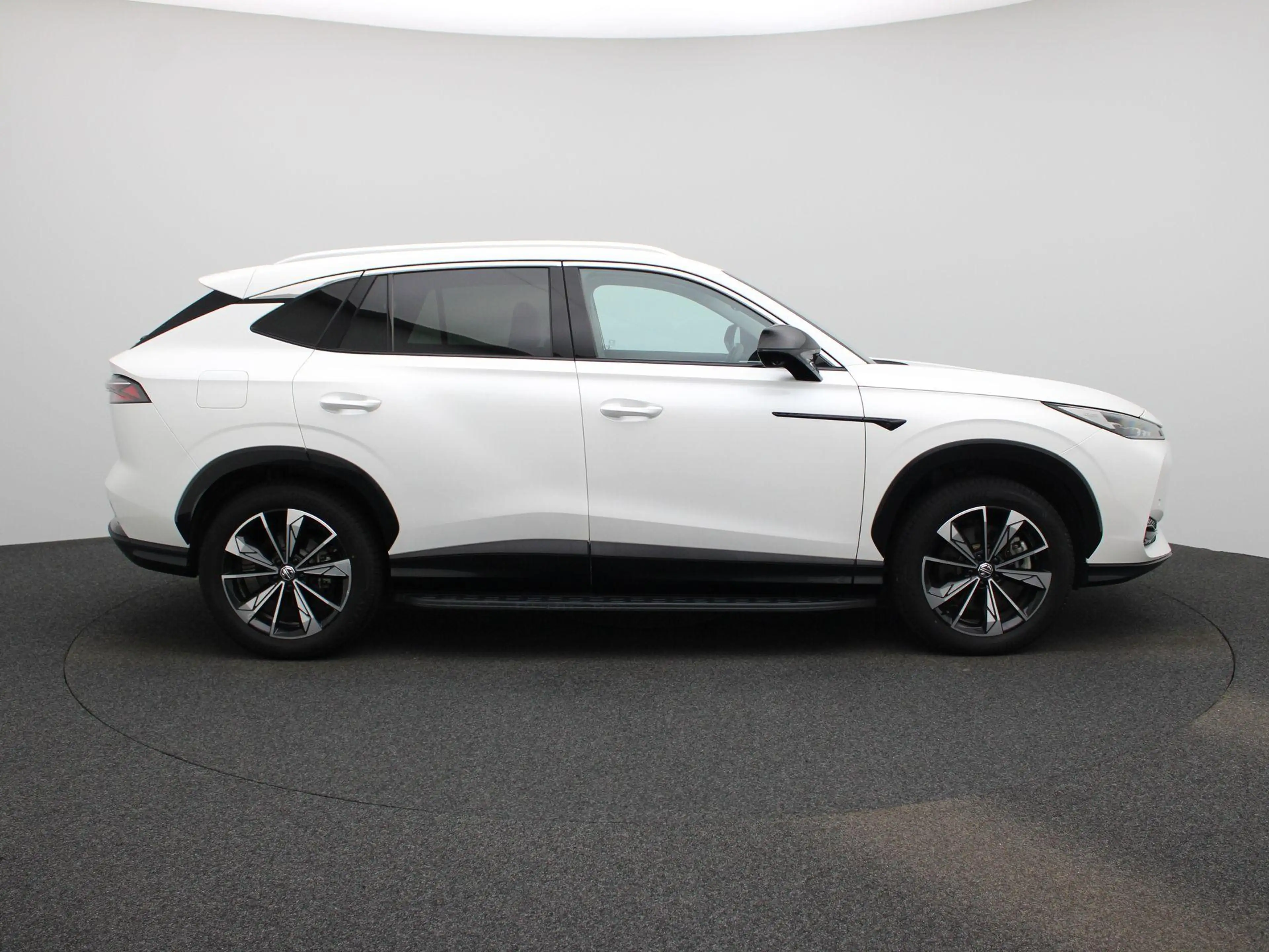 MG HS MG PHEV 1.5 Luxury — photo 6