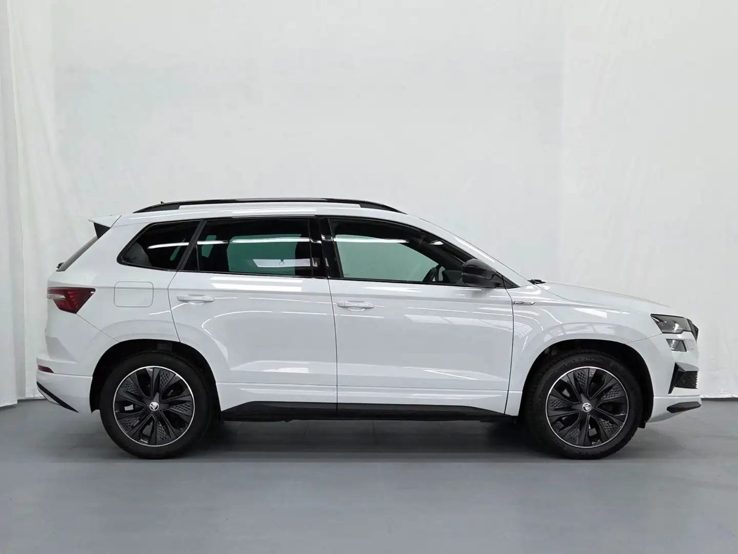 Skoda Karoq 2.0 TSI Sportline 4x4 DSG Weiß - 2
