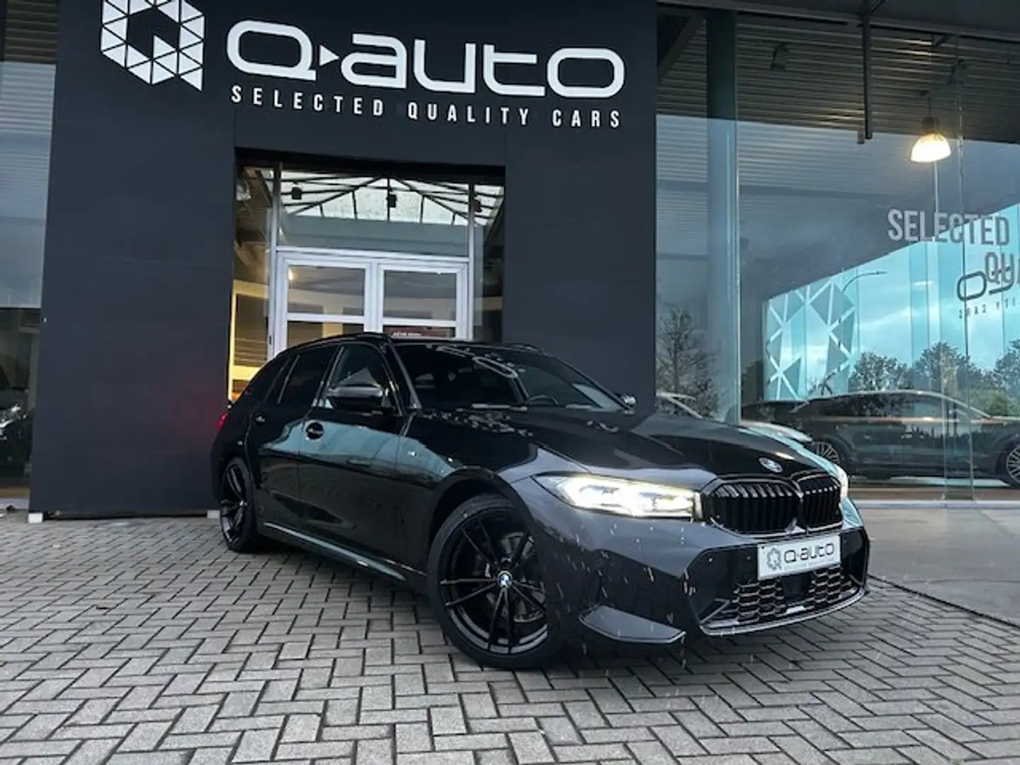 BMW 318 i Tour M Sport Facelift / ACC / HUD / Trekh / 19" Zwart - 2