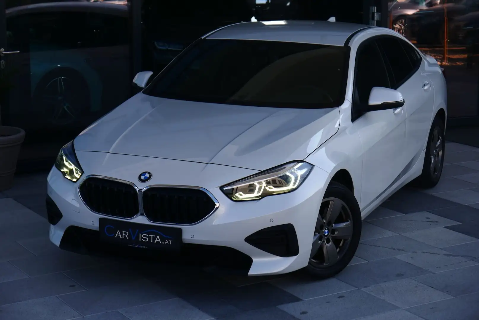 BMW 218 i Gran Coupe Advantage Aut. Weiß - 2