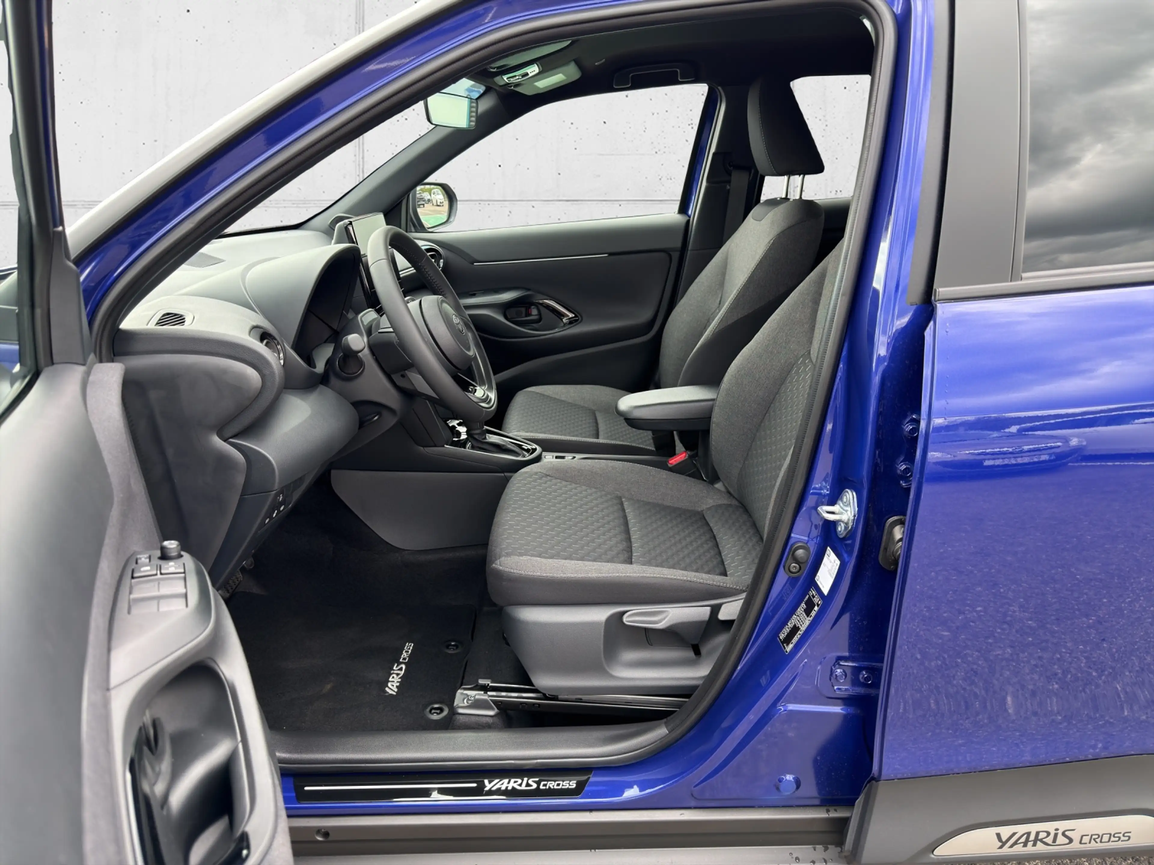 Toyota Yaris Cross HYBRID 2WD Active Drive Safety Paket 5t. — photo 7