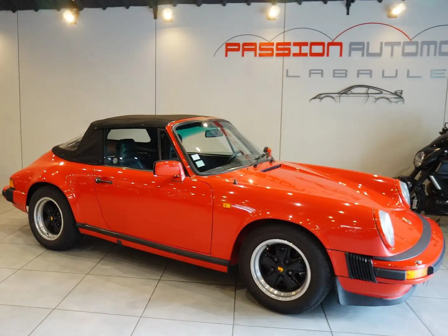 Porsche 911 911 Cabriolet SC 3.0 Rouge - 2
