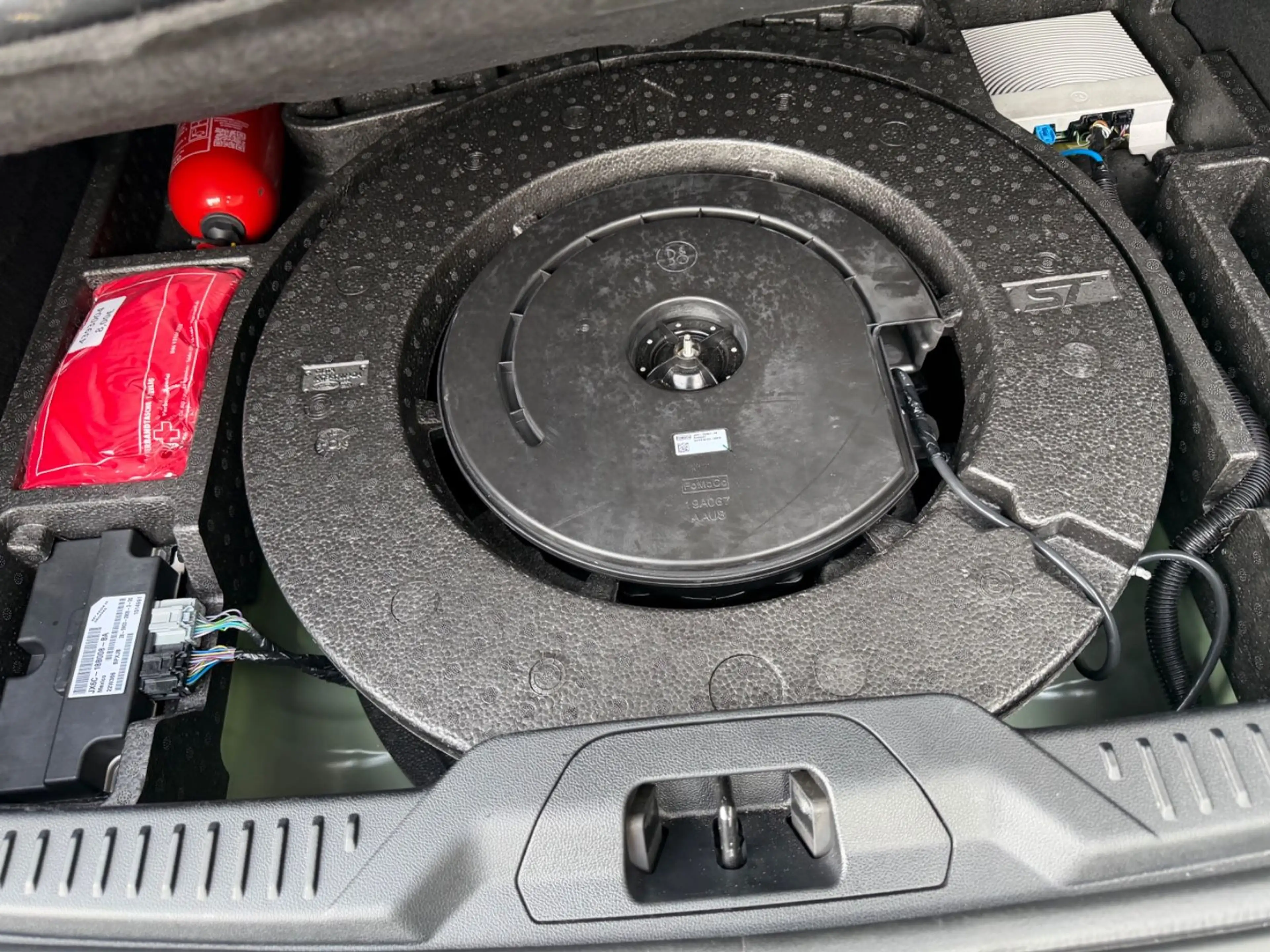 Ford Focus Lim. ST X 2,0 Ecoboost 206kW AT B&O WiPa — photo 7