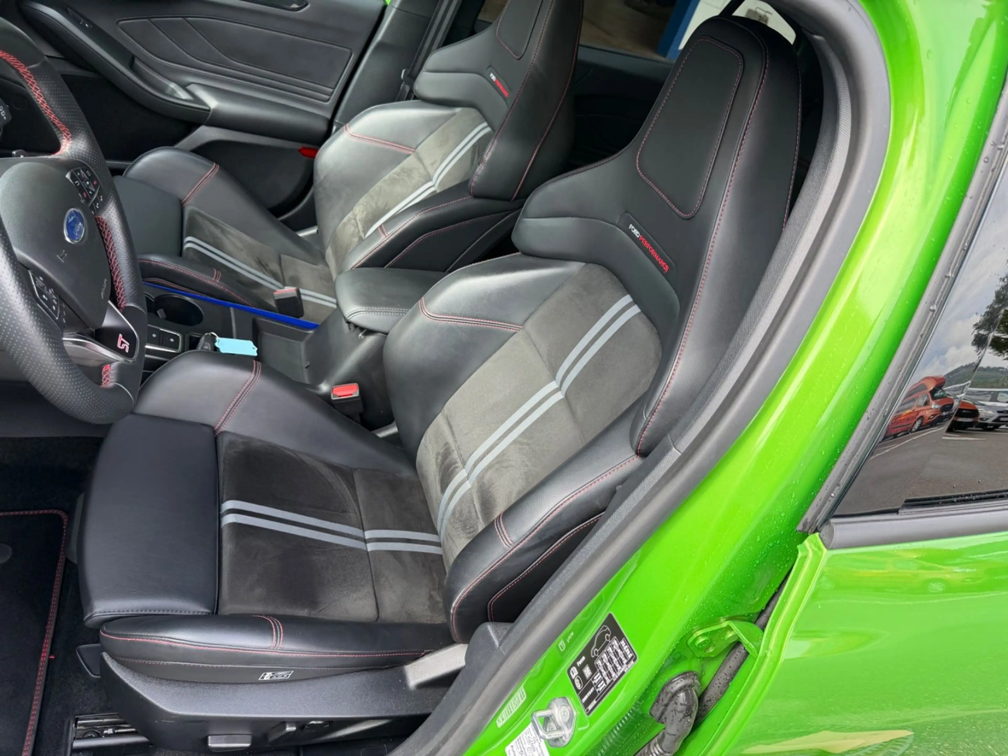 Ford Focus Lim. ST X 2,0 Ecoboost 206kW AT B&O WiPa — photo 9