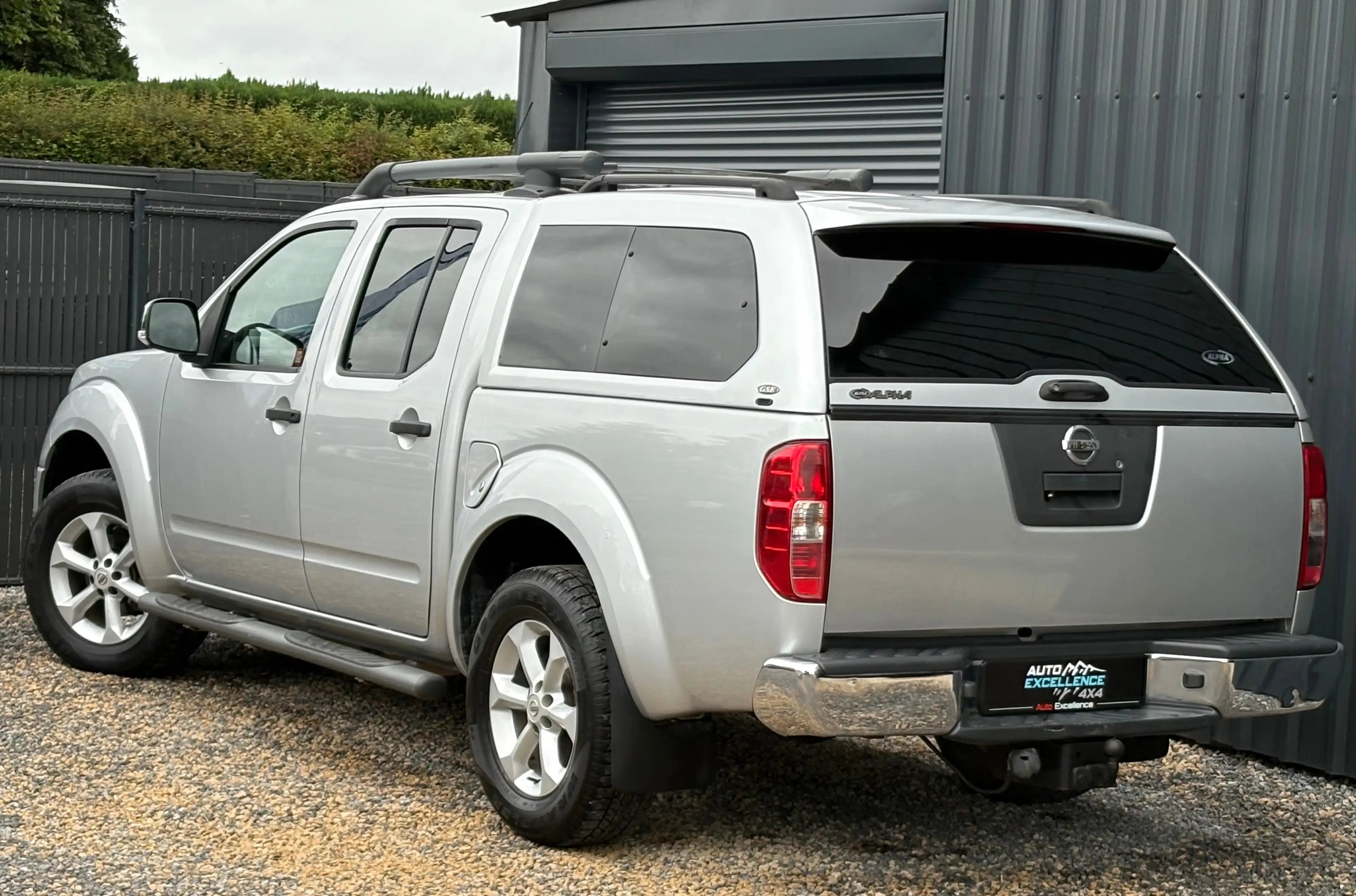 Nissan Navara 2.5 dCi 4x4 Executive/ Hardtop/ Clim. — photo 2