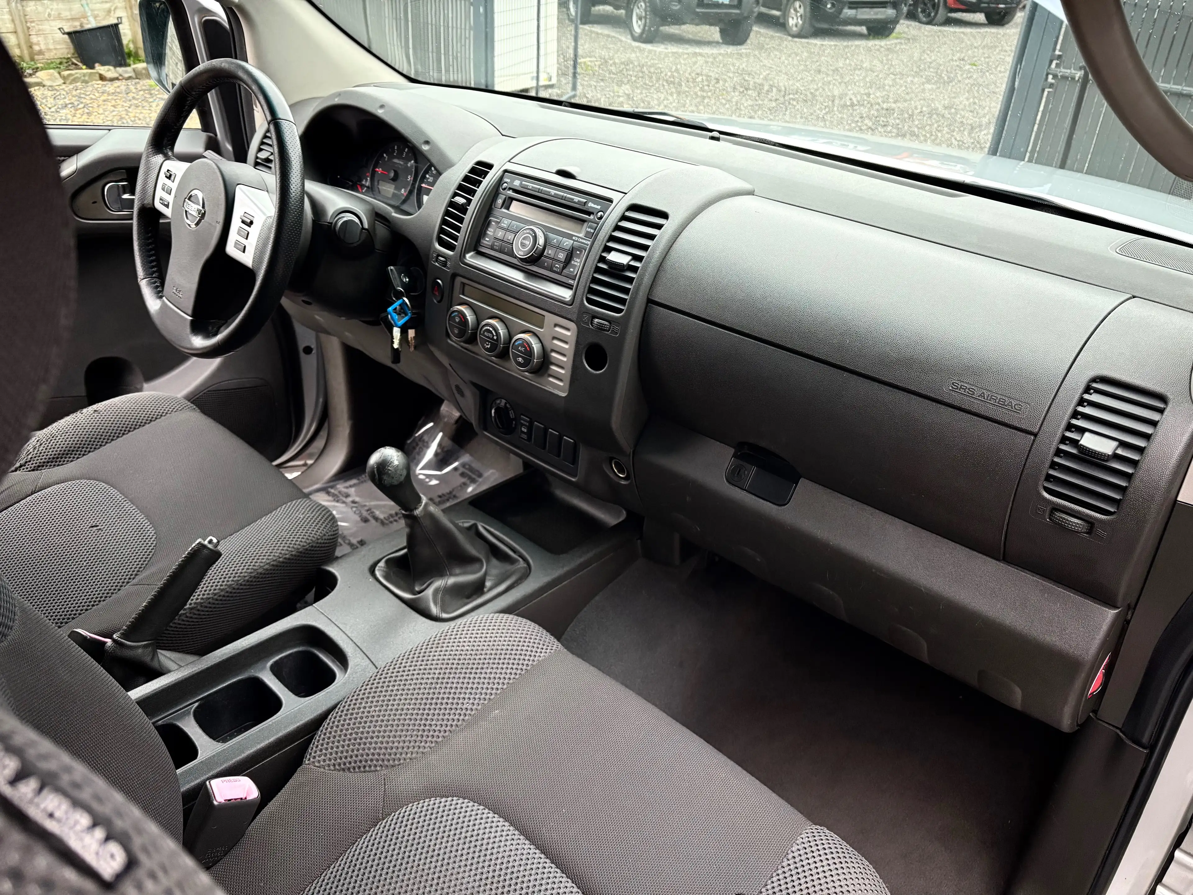 Nissan Navara 2.5 dCi 4x4 Executive/ Hardtop/ Clim. — photo 8