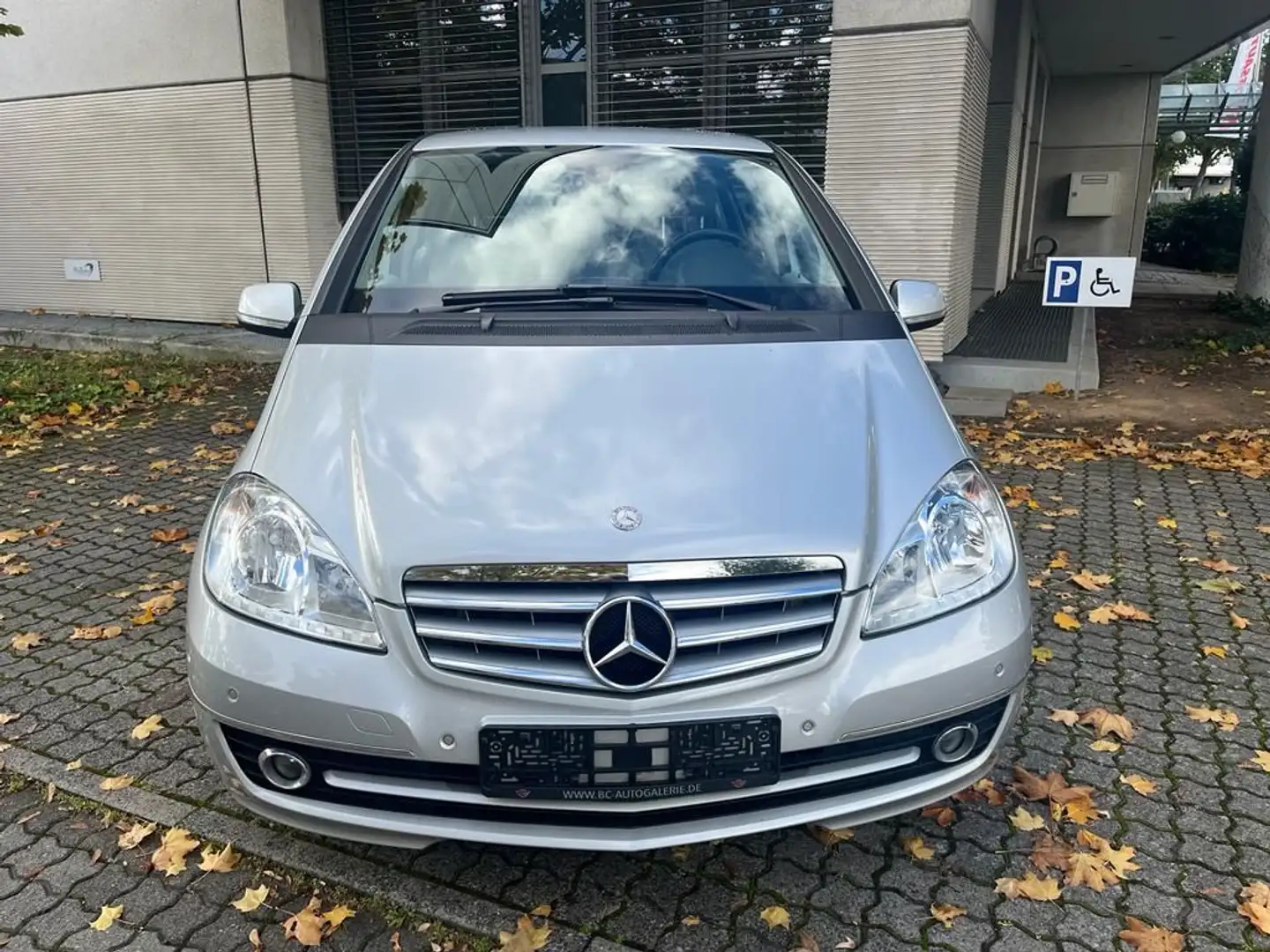 Mercedes-Benz A 180 *Sitzheizung*Navi*MFL*Bluetooth* Argent - 2