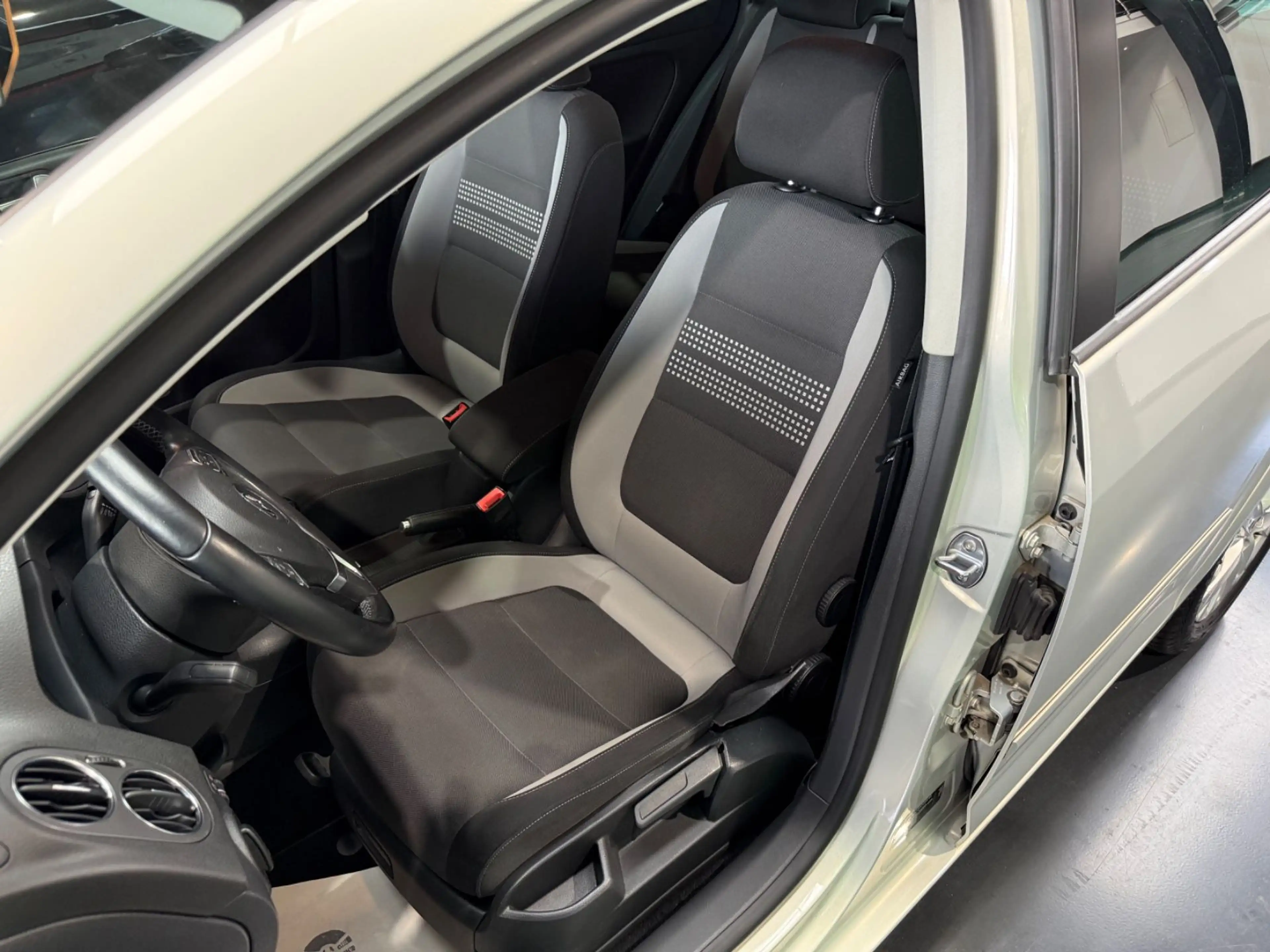 Volkswagen Golf Plus VI Life 2-Hand/Navi/Klimautomatik/PDC — photo 10
