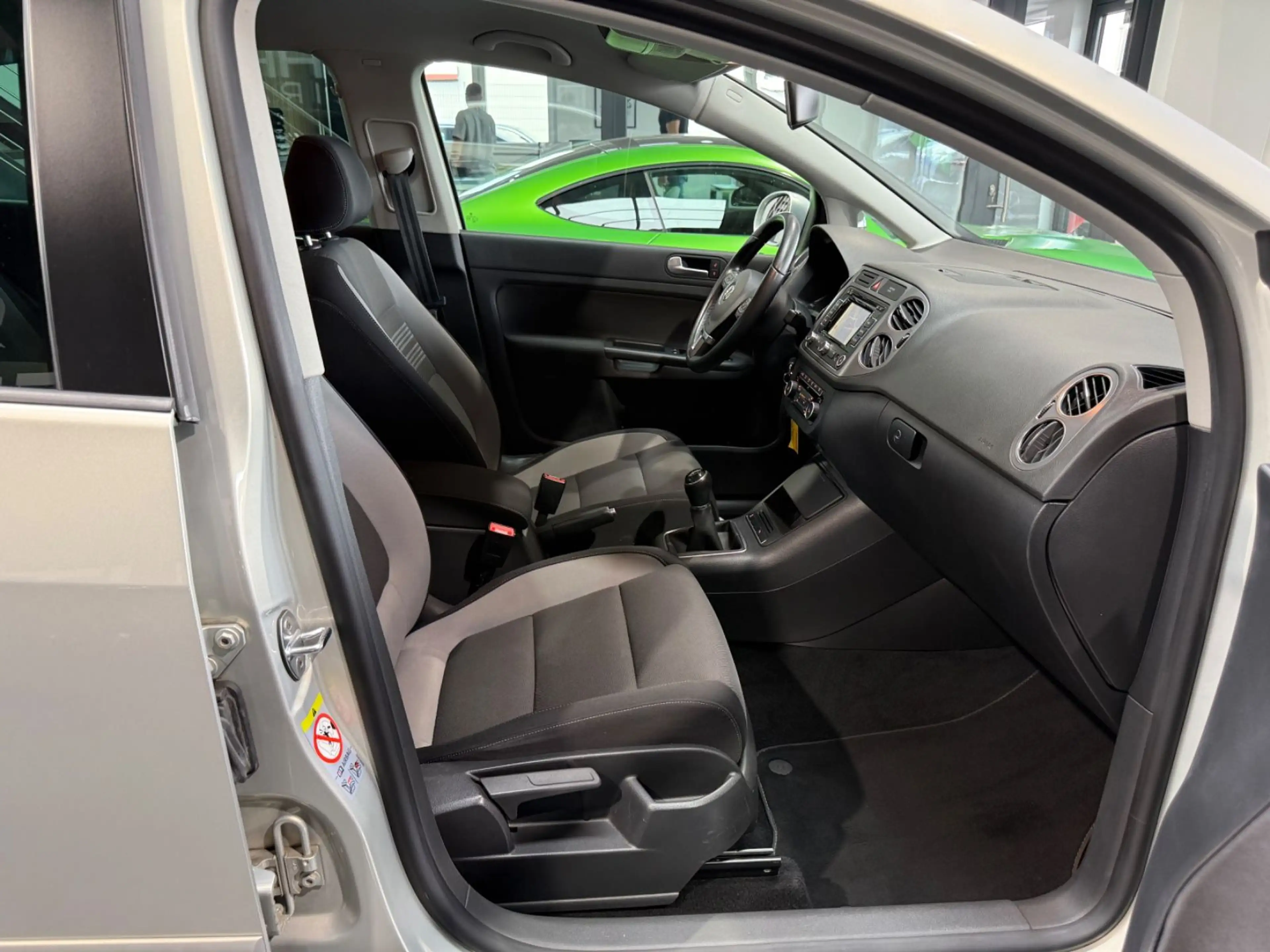 Volkswagen Golf Plus VI Life 2-Hand/Navi/Klimautomatik/PDC — photo 12