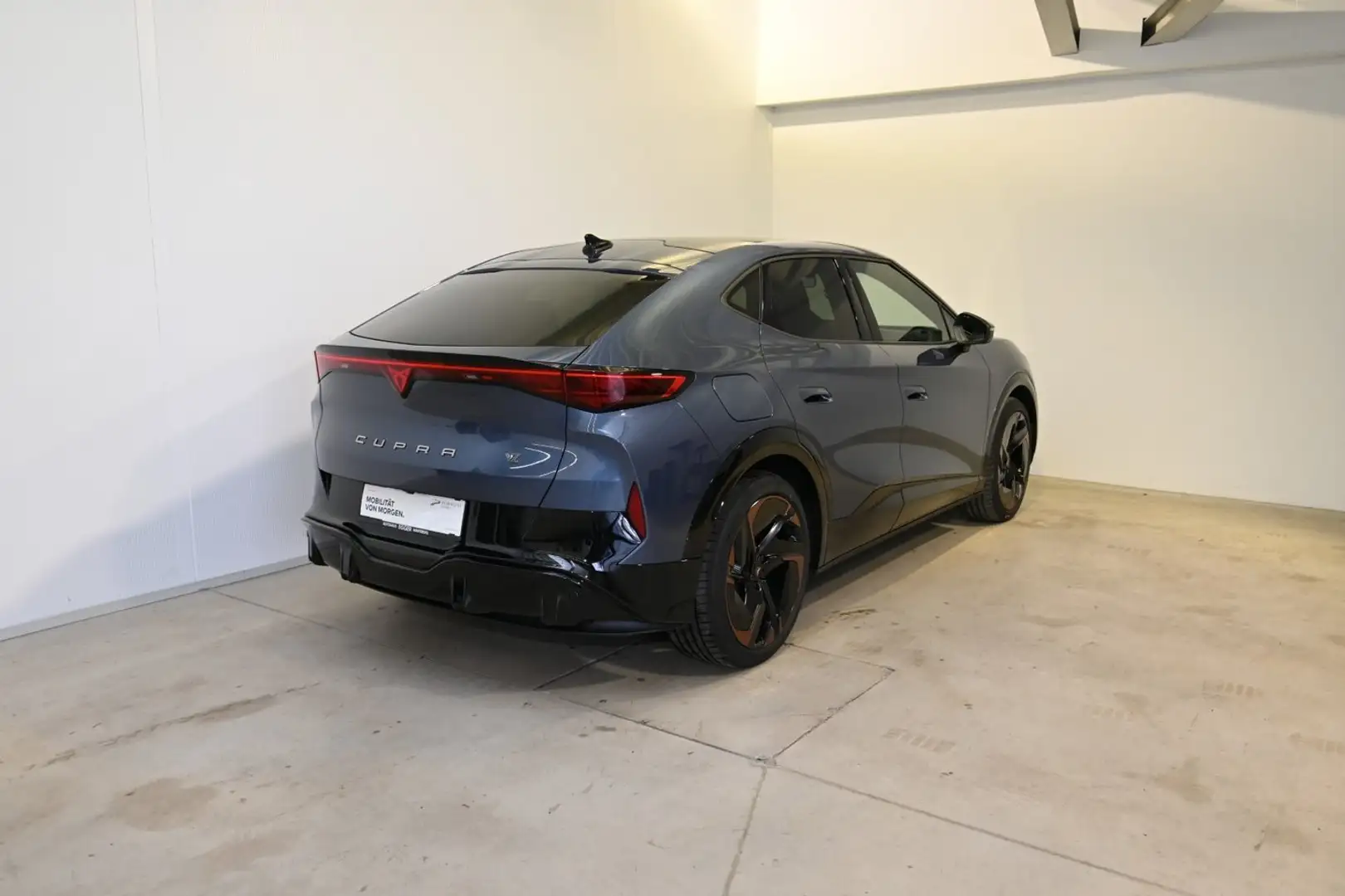 CUPRA Tavascan VZ Adrenaline 4Drive250kW/340PS Bleu - 2