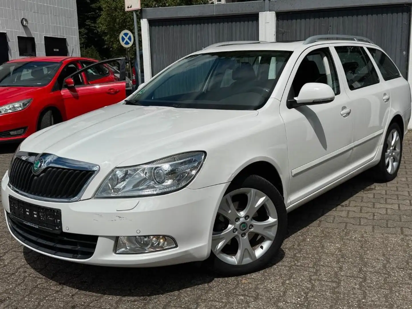 Skoda Octavia Combi 1.4 TSI DSG Ambiente Blanc - 1