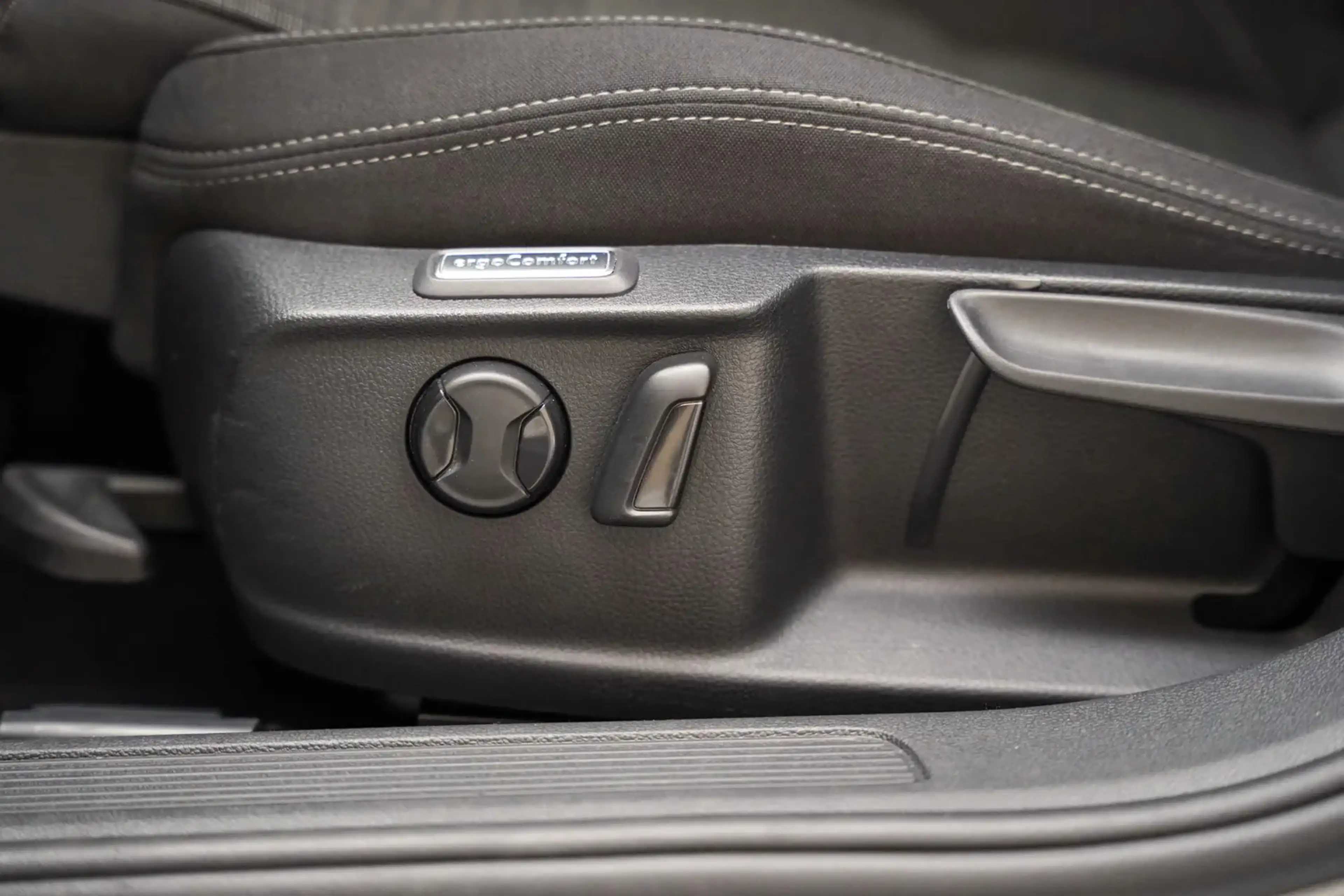 Volkswagen Passat Variant 1.5 TSI Business Aut. [ Panorama LED Virtual Stoel — photo 11