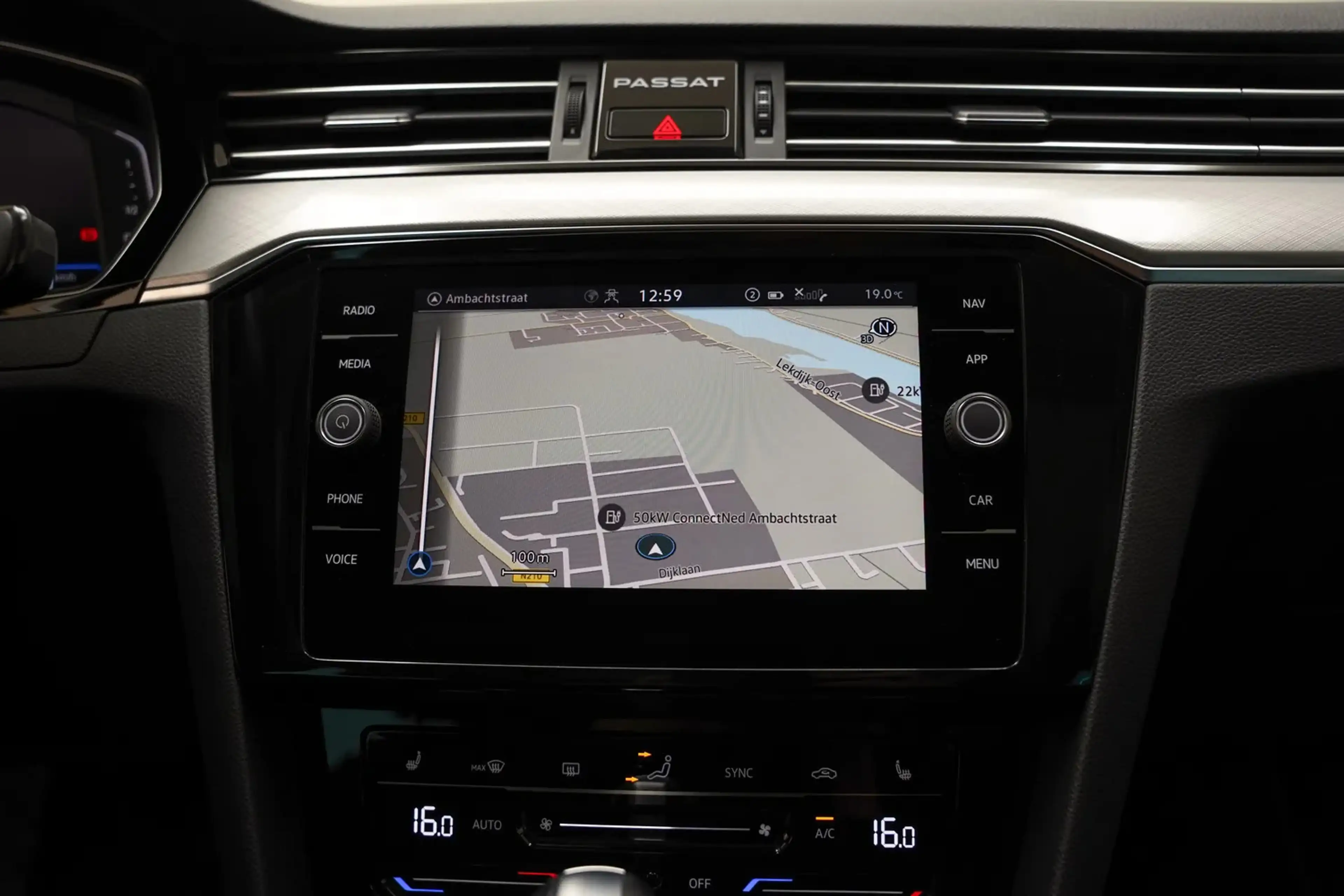 Volkswagen Passat Variant 1.5 TSI Business Aut. [ Panorama LED Virtual Stoel — photo 9