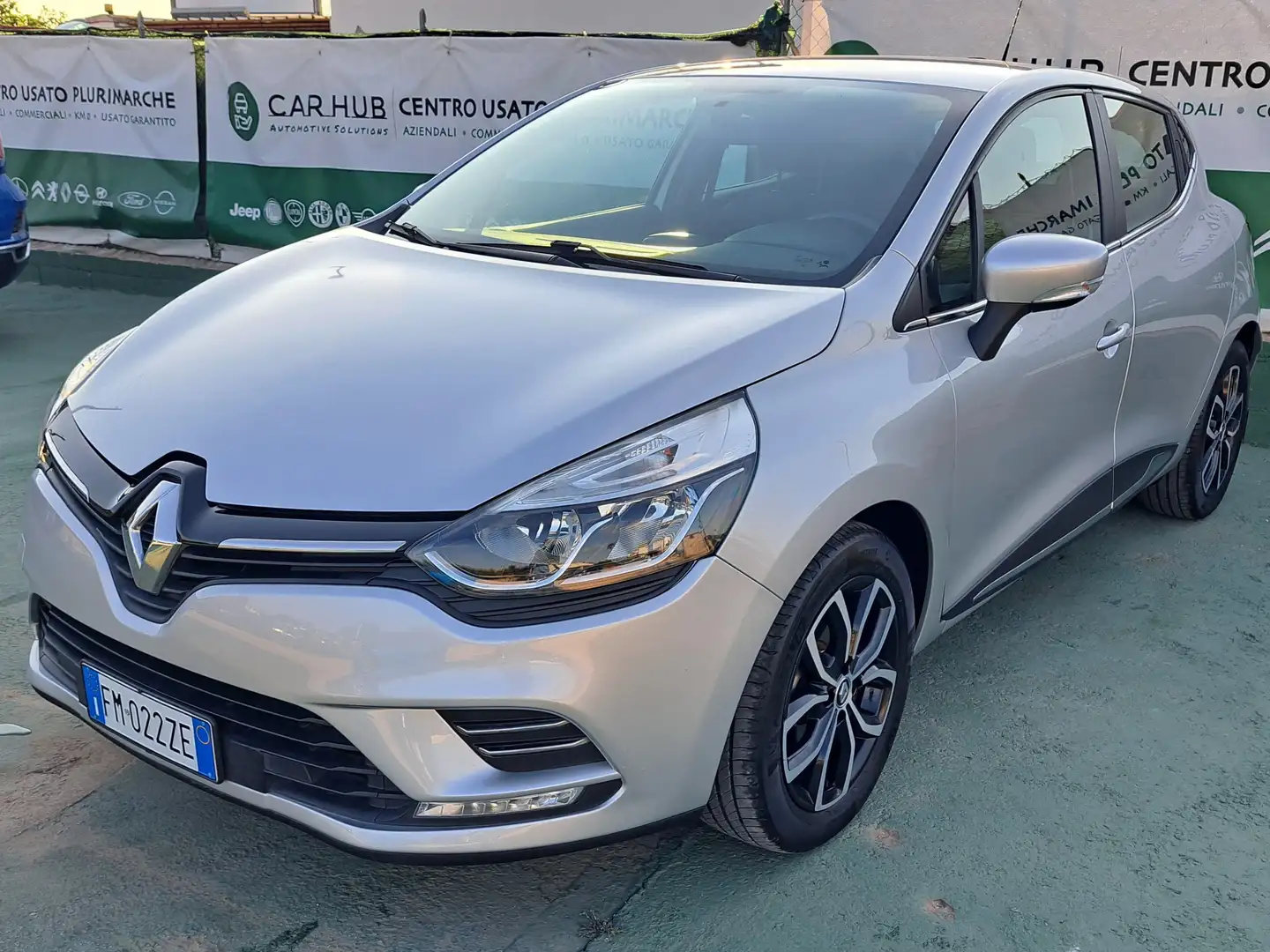 Renault Clio Clio IV 2017 1.5 dci energy Zen 90cv Gris - 2