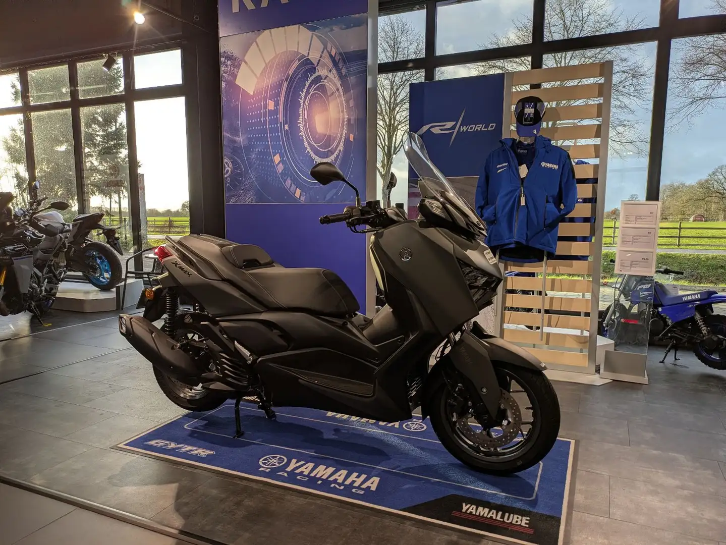 Yamaha X-Max 125 Mj.25 Grey - 1