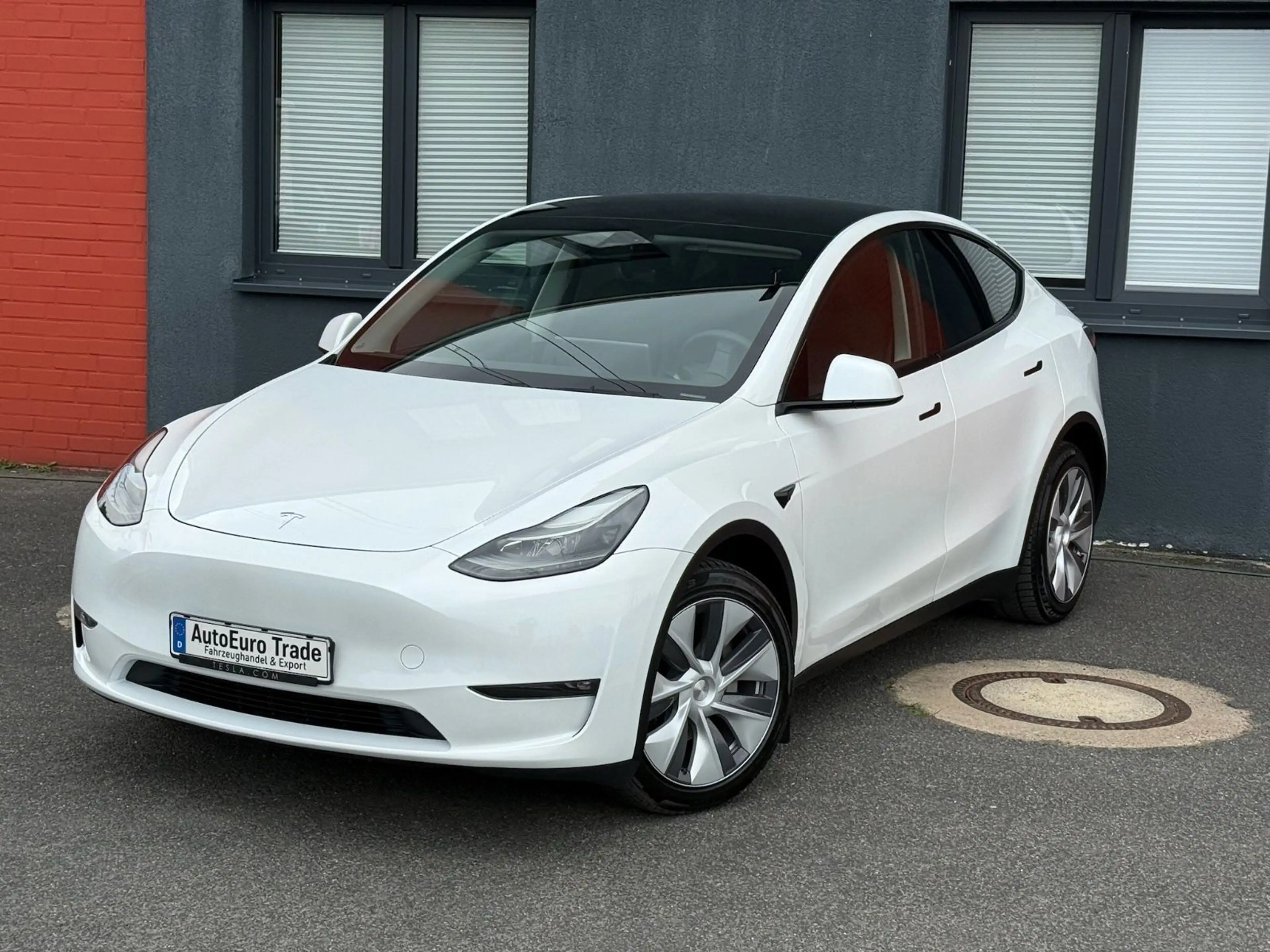Tesla Model Y Long Range Dual AWD SOH 94% NEU TÜV — photo 4