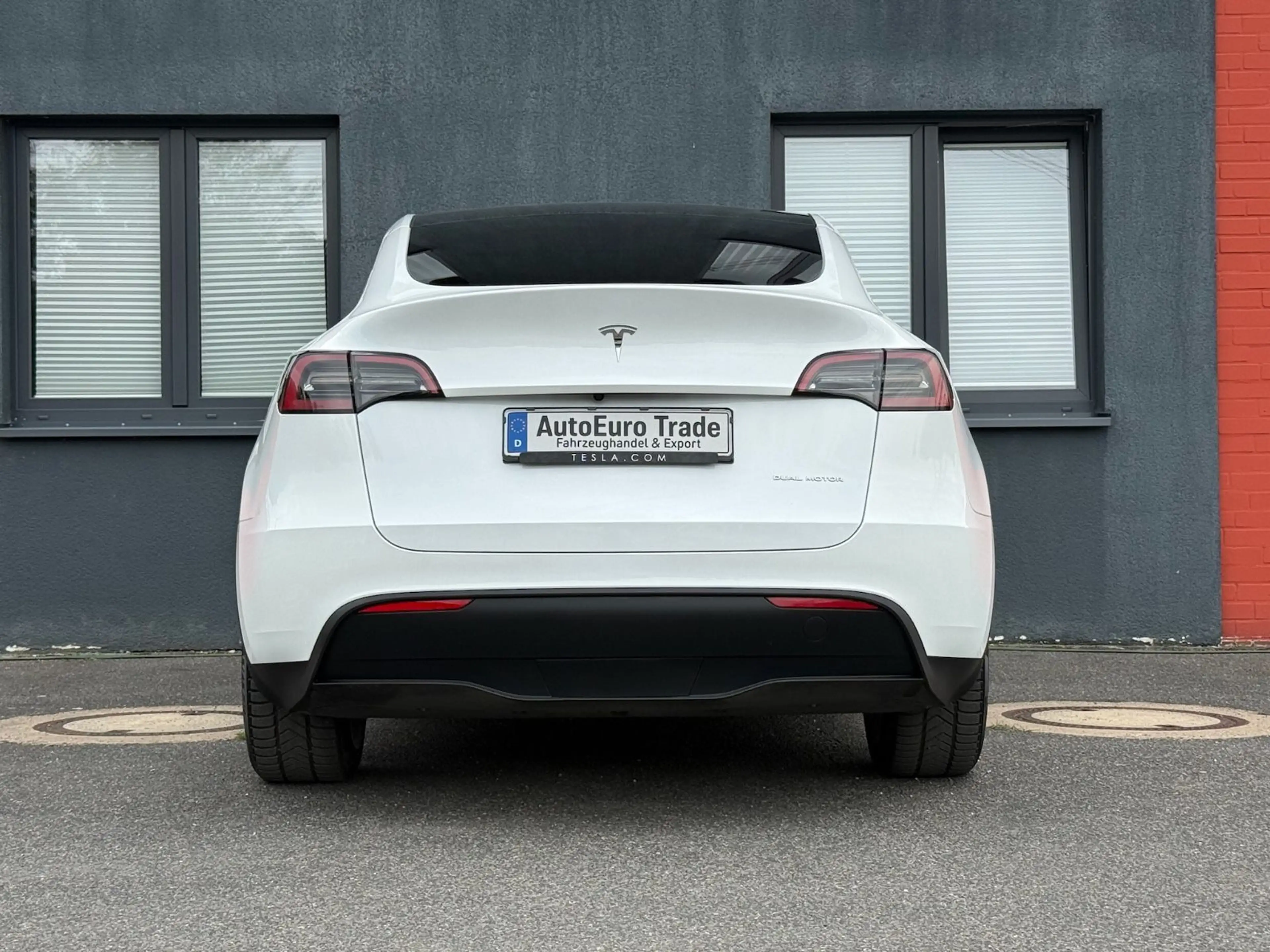 Tesla Model Y Long Range Dual AWD SOH 94% NEU TÜV — photo 6