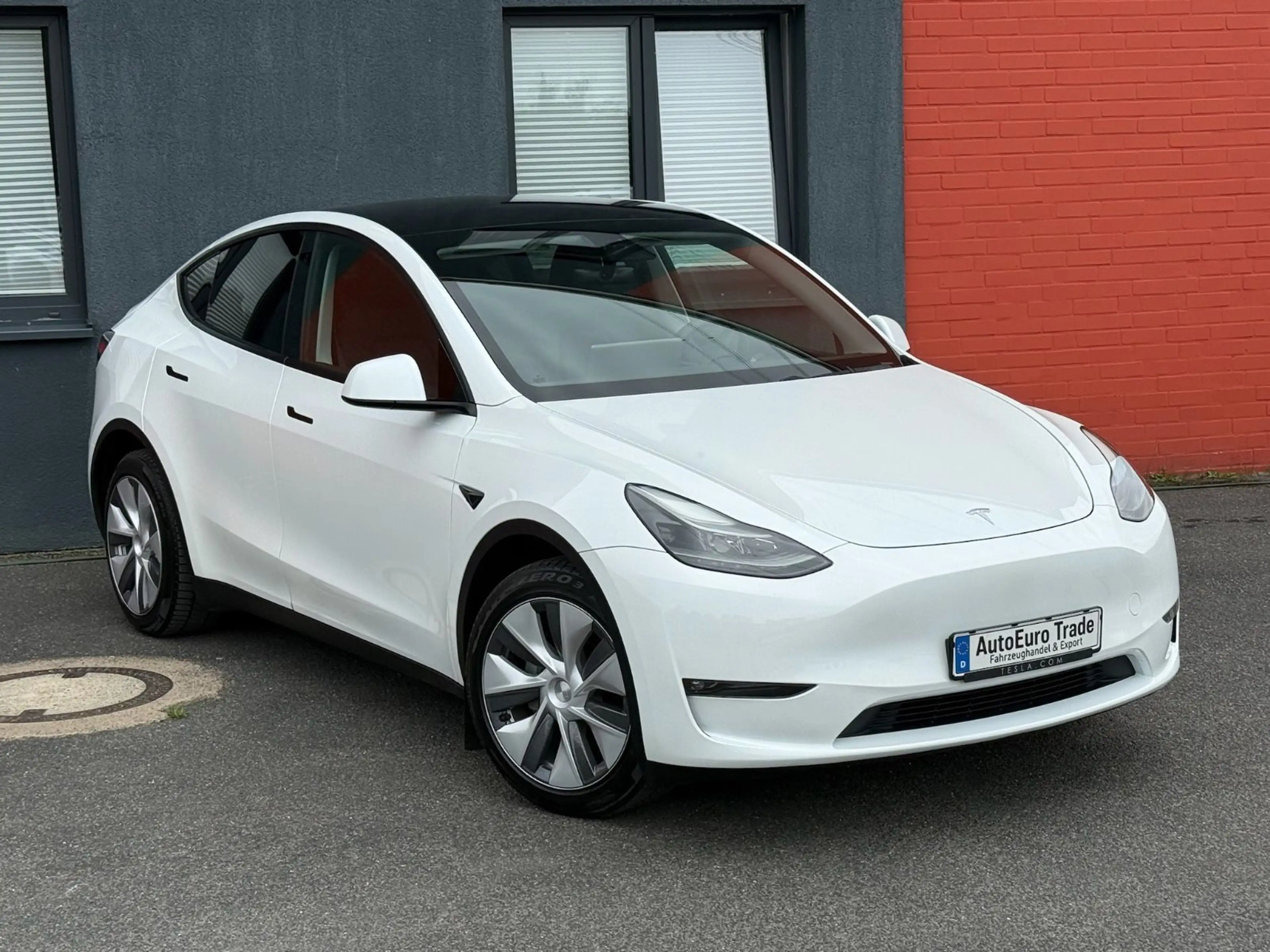 Tesla Model Y Long Range Dual AWD SOH 94% NEU TÜV — photo 2