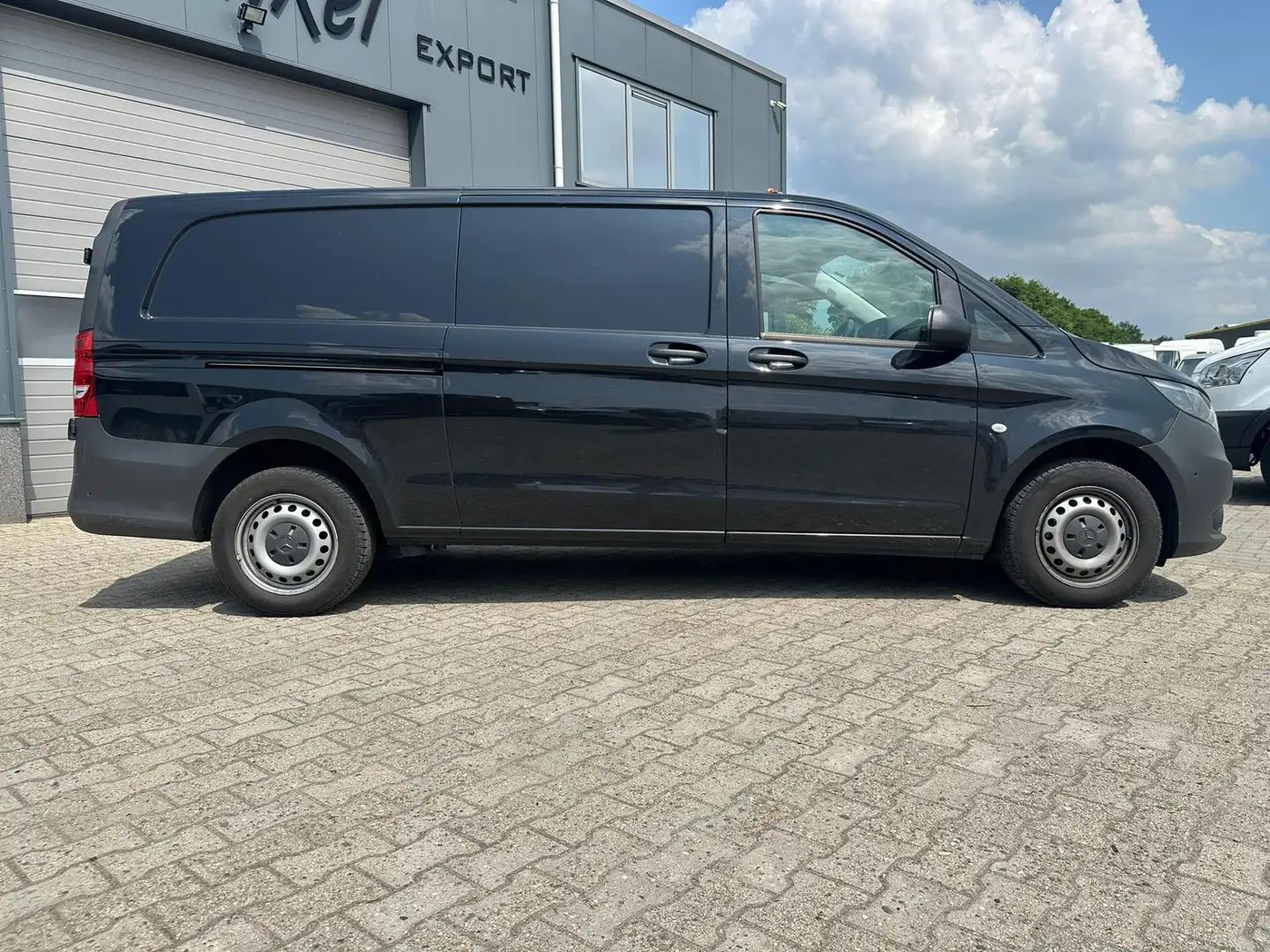 Mercedes-Benz Vito 114 CDI Extra Lang - 2022 Zwart - 2