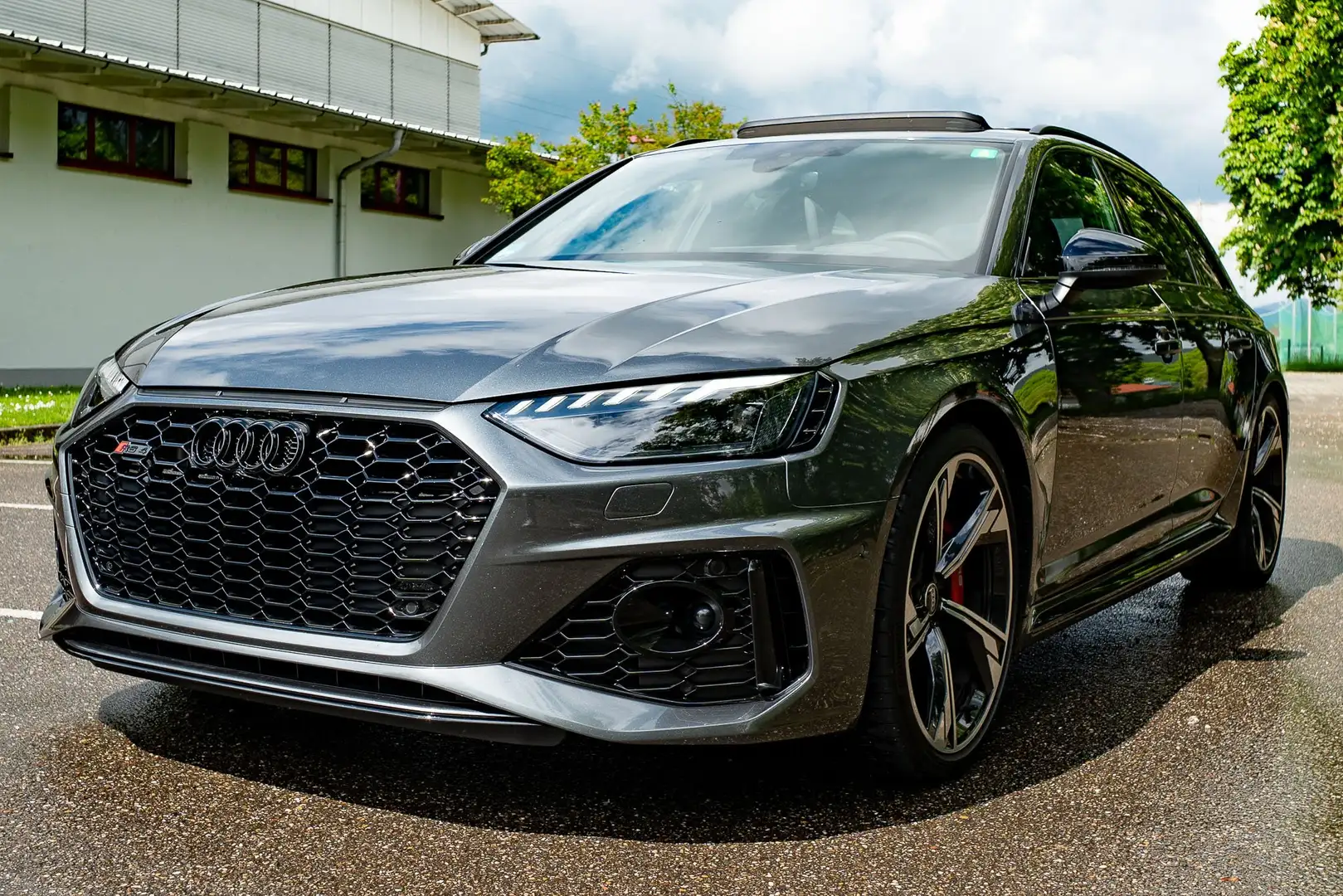 Audi RS4 2.9 TFSI quattro *8-fachbereift/Panoramaglasdach* Grau - 1
