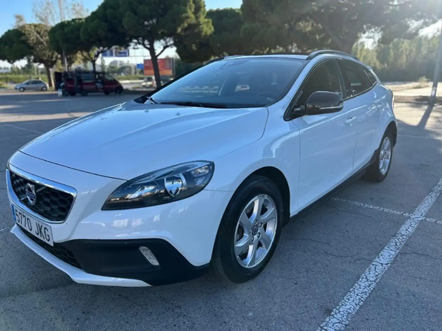 Volvo V40 Cross Country D3 Momentum 150 Blanco - 1