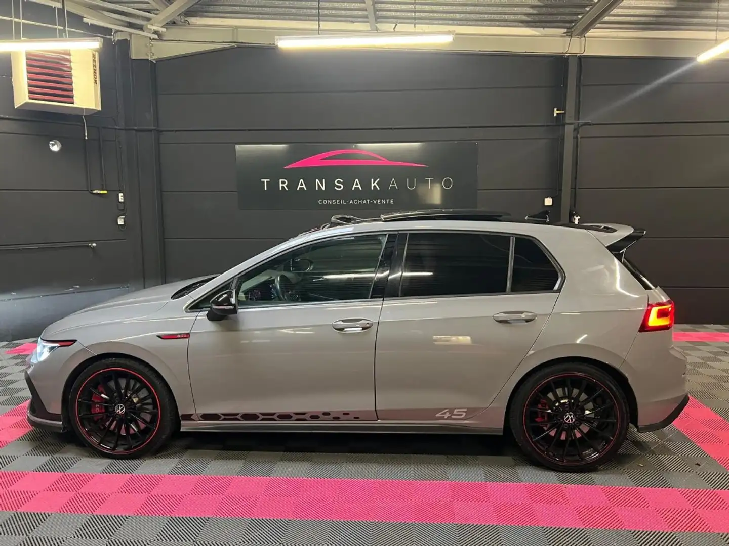 Volkswagen Golf 8 GTI Clubsport / EDITION 45 / 2.0 TSI 300 DSG7 / Papier Français /Pas de Malus / Carplay / Harman Kardon / Grau - 2
