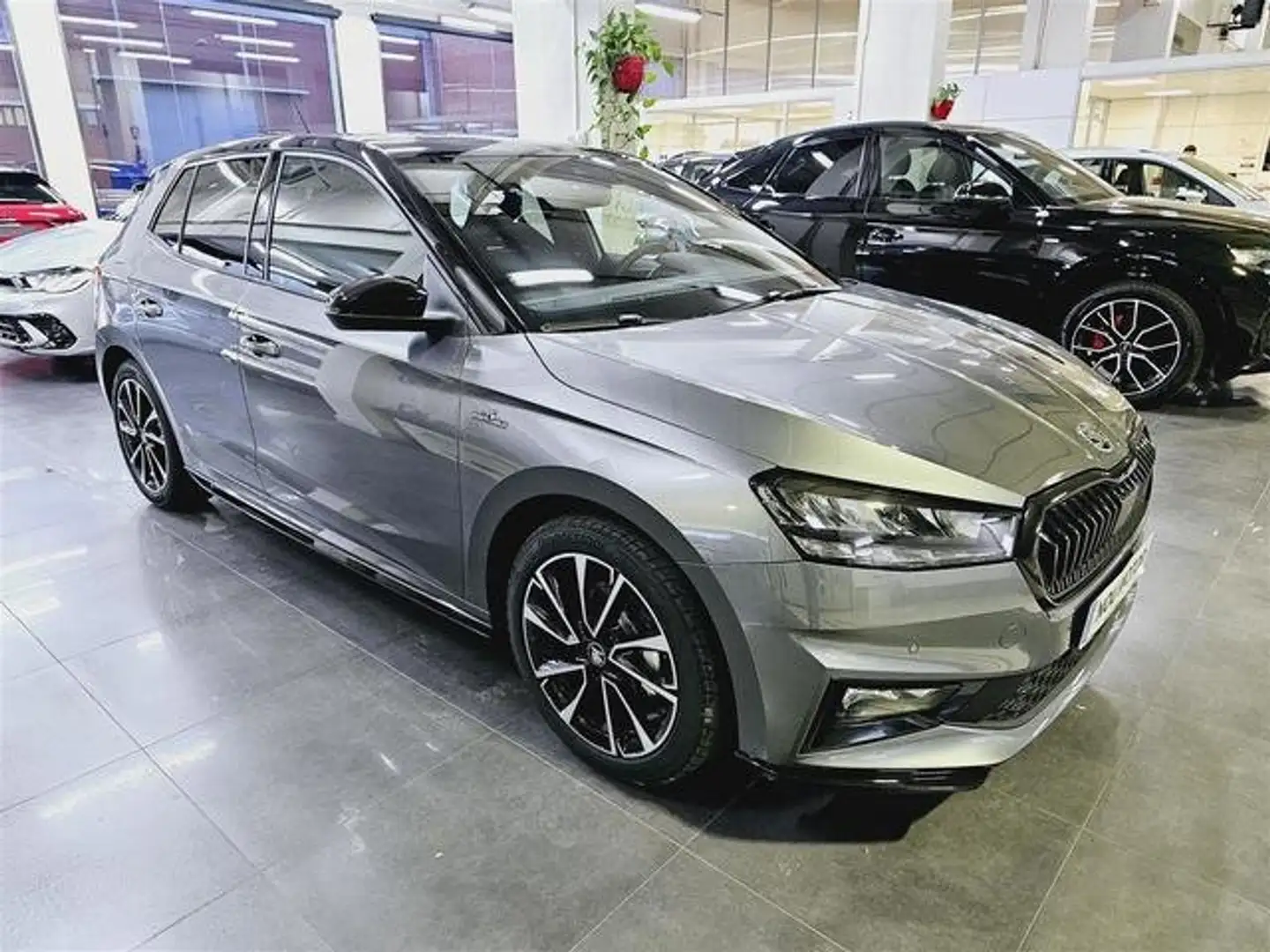 Skoda Fabia 1.5 TSI Monte Carlo DSG 110kW Gris - 2