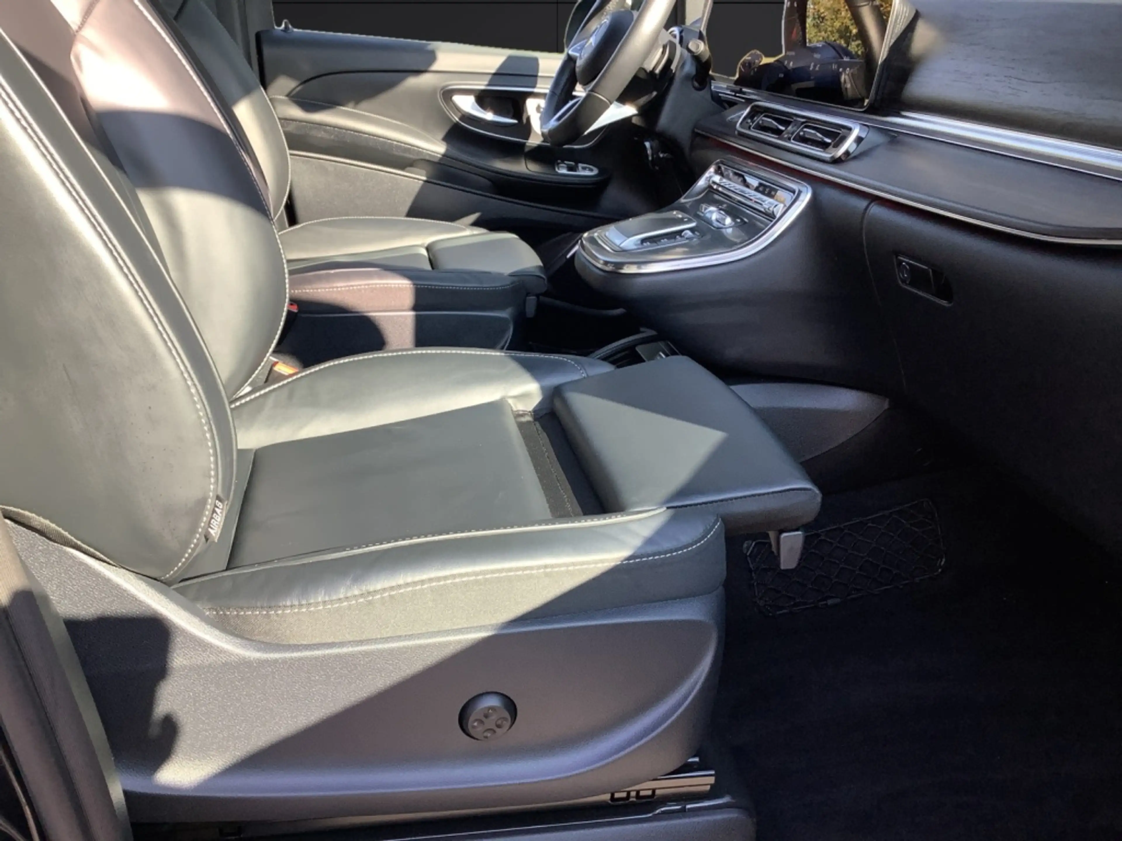 Mercedes-Benz V 300 d EXCLUSIVE MultiBeamLED*Winter-Paket*360 — photo 6
