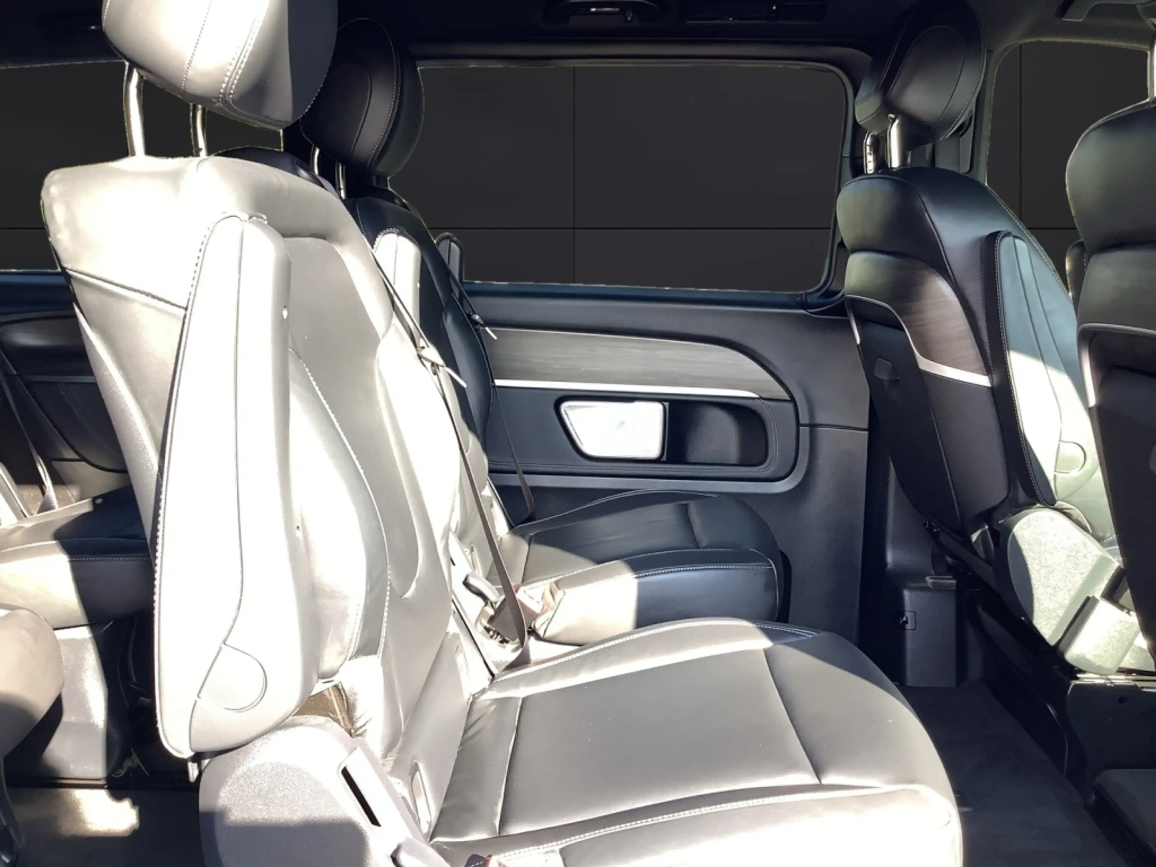 Mercedes-Benz V 300 d EXCLUSIVE MultiBeamLED*Winter-Paket*360 — photo 15