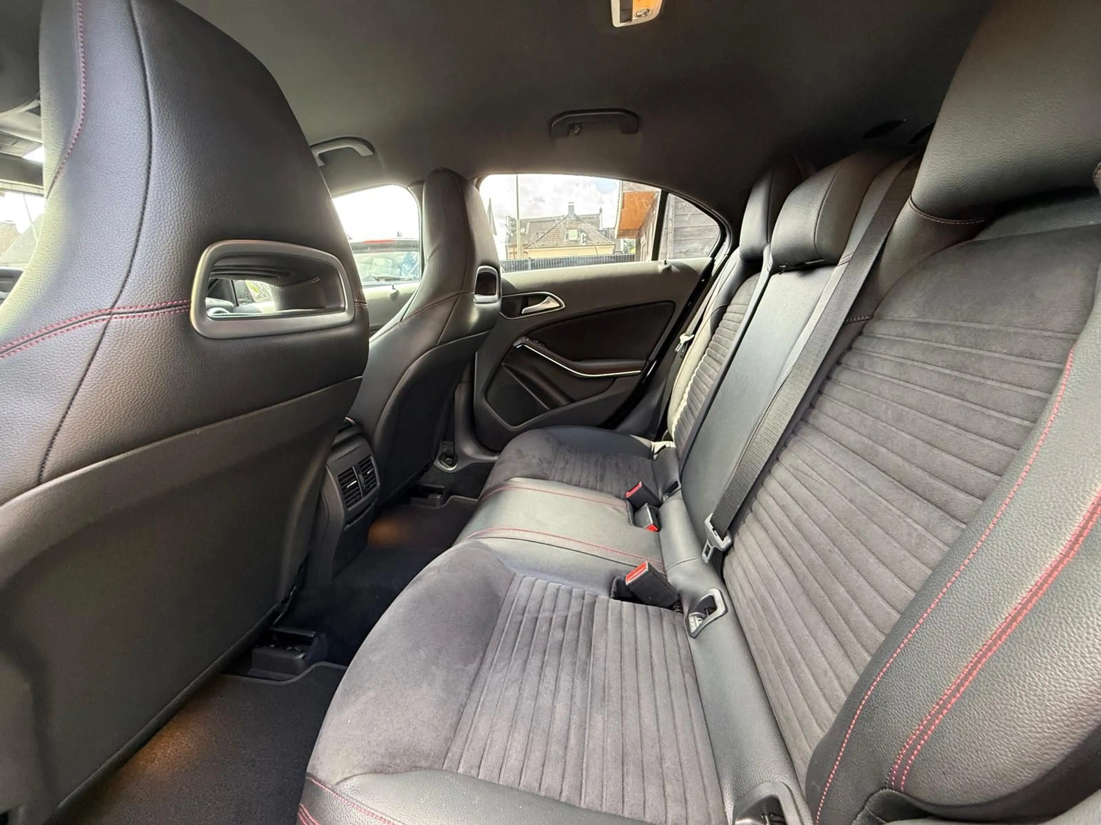 Mercedes-Benz A 200 d AMG Line — photo 15