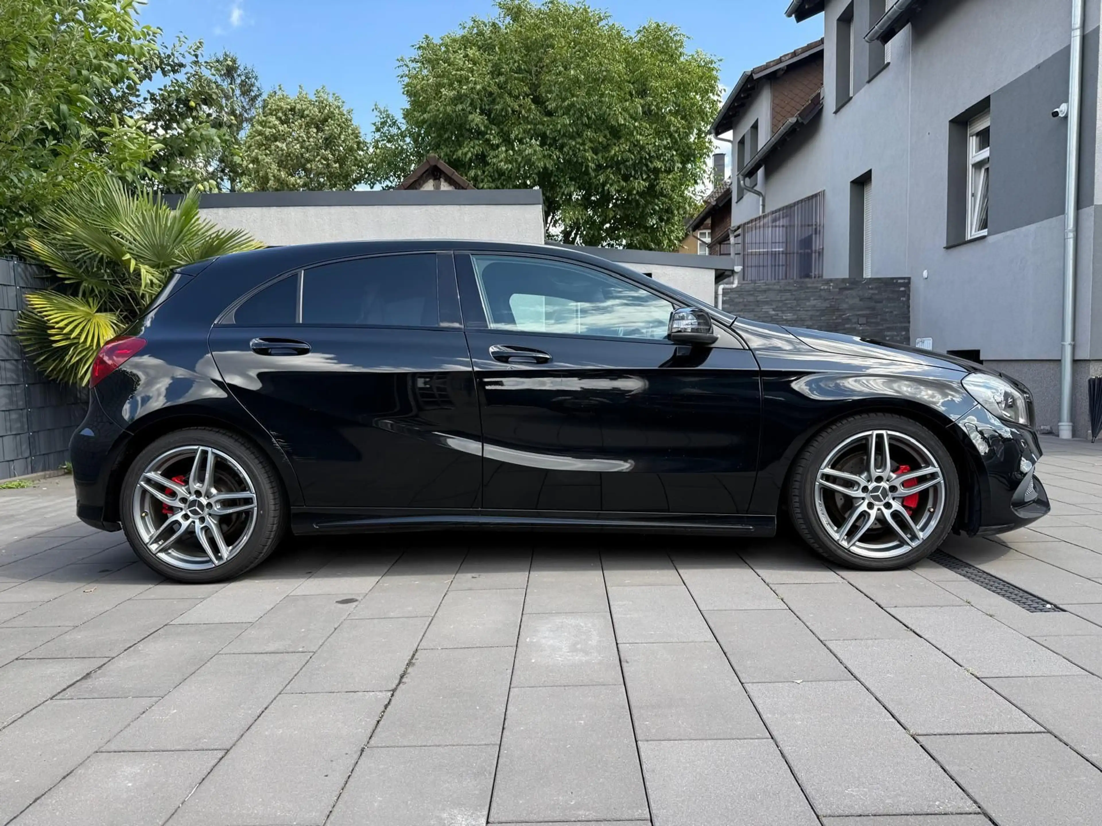 Mercedes-Benz A 200 d AMG Line — photo 5