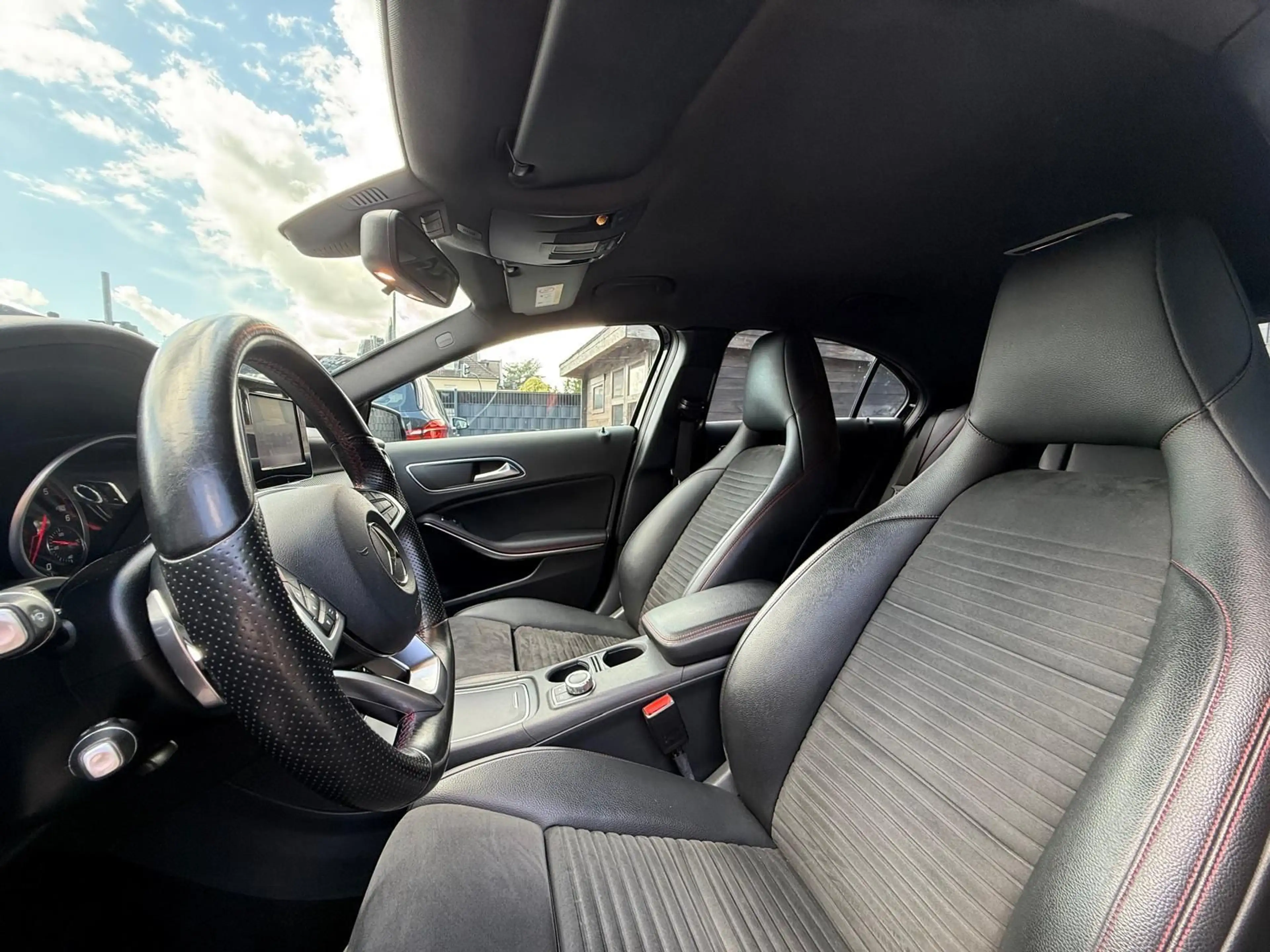 Mercedes-Benz A 200 d AMG Line — photo 13