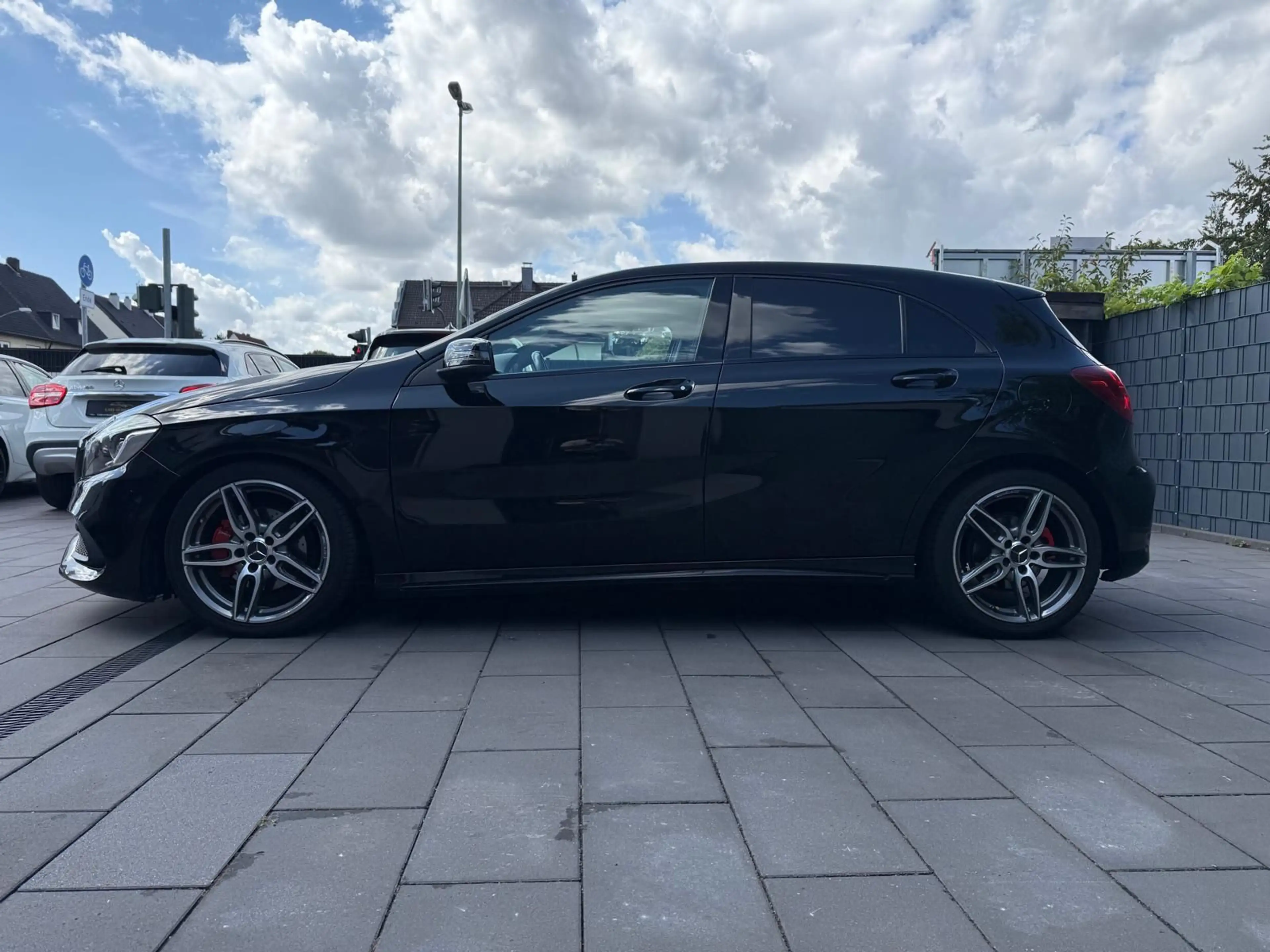 Mercedes-Benz A 200 d AMG Line — photo 10