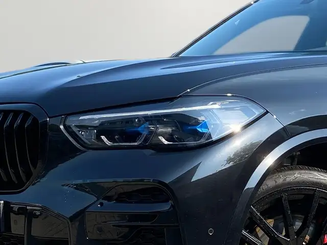 BMW X5 M view 5